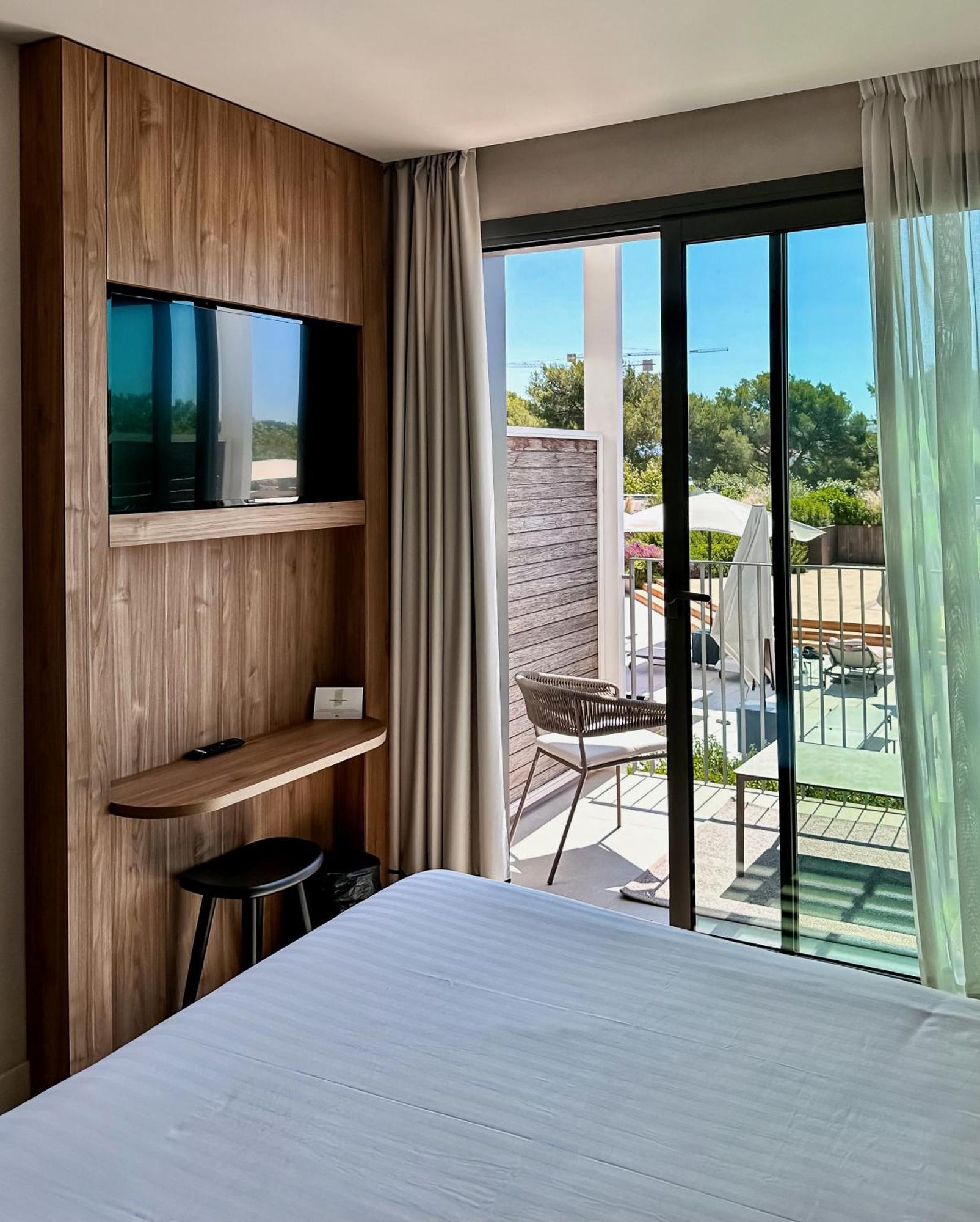 Double or Twin Room Pool View