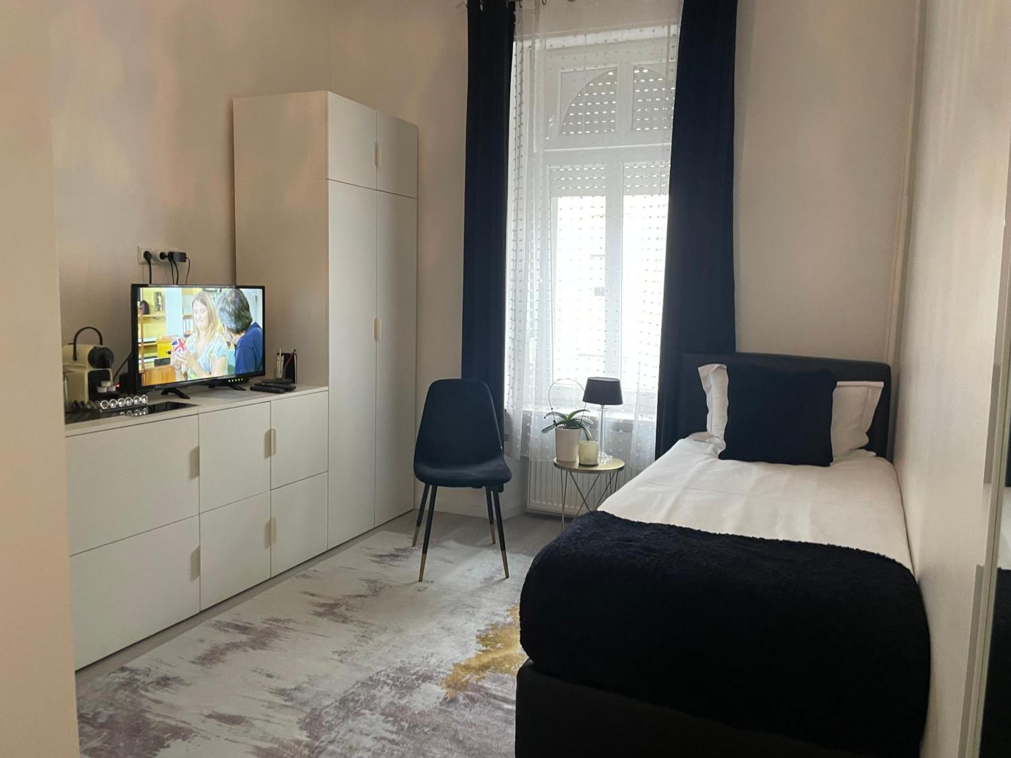Deluxe Single Room
