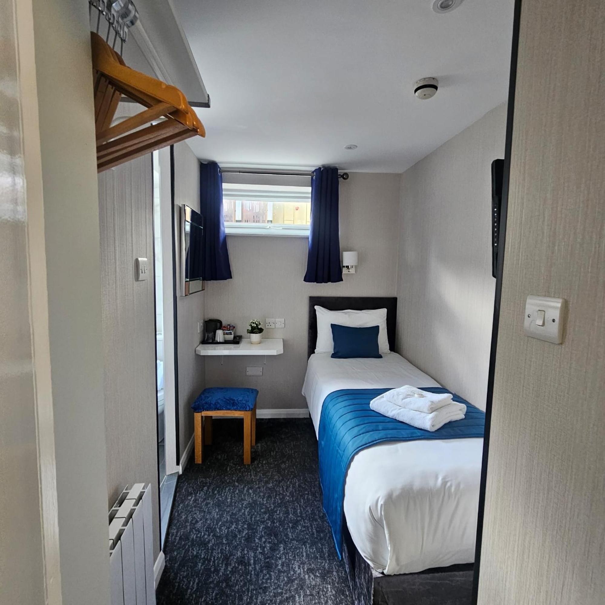 Small Single Room Ensuite