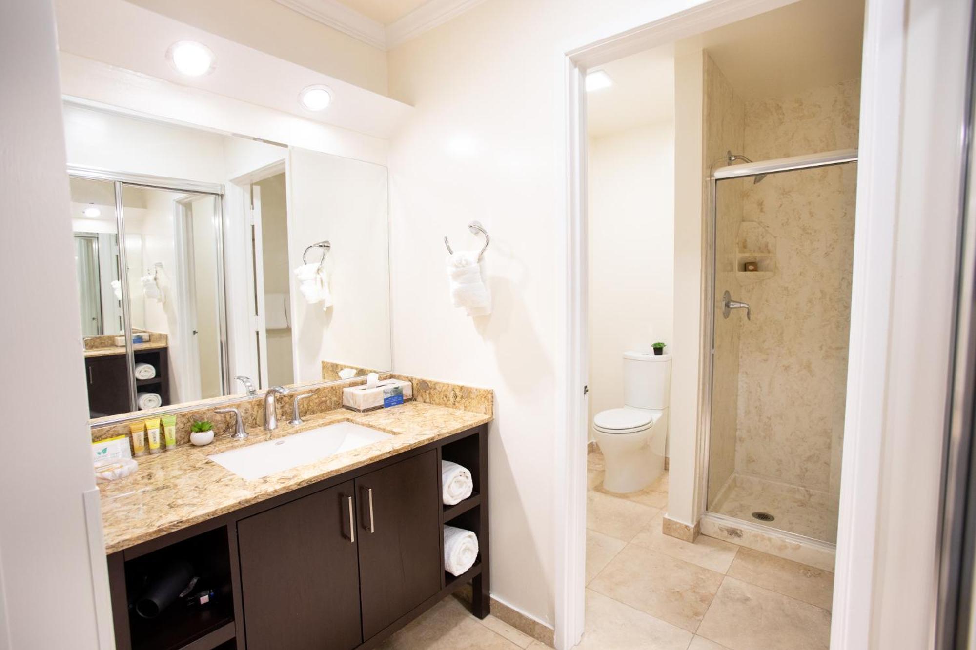 Deluxe Room with 2 queen beds