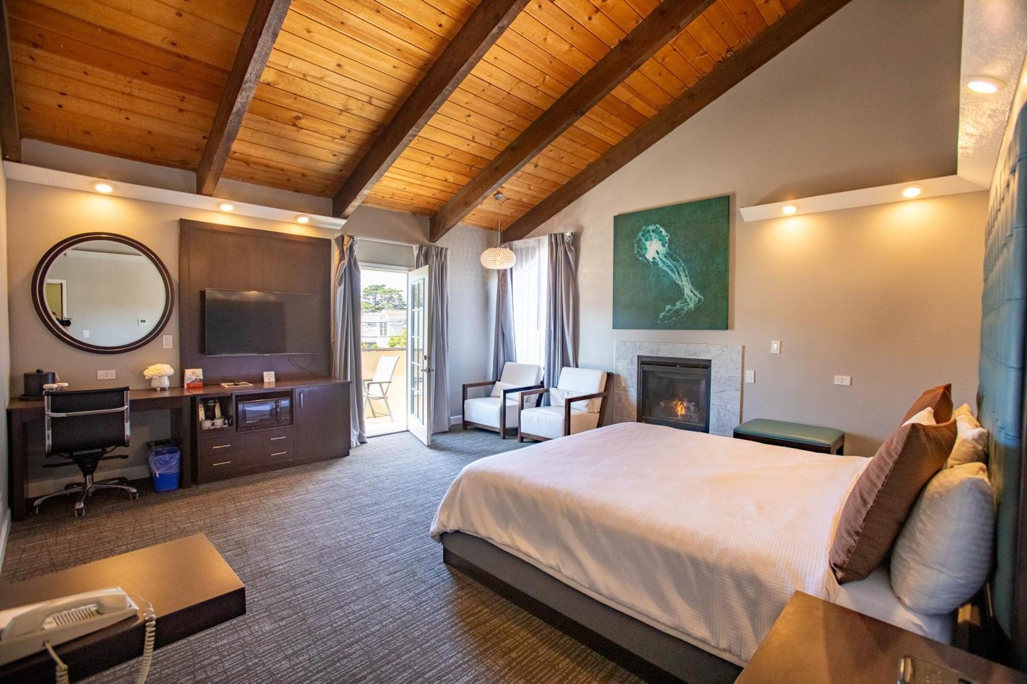 Deluxe King Room Balcony