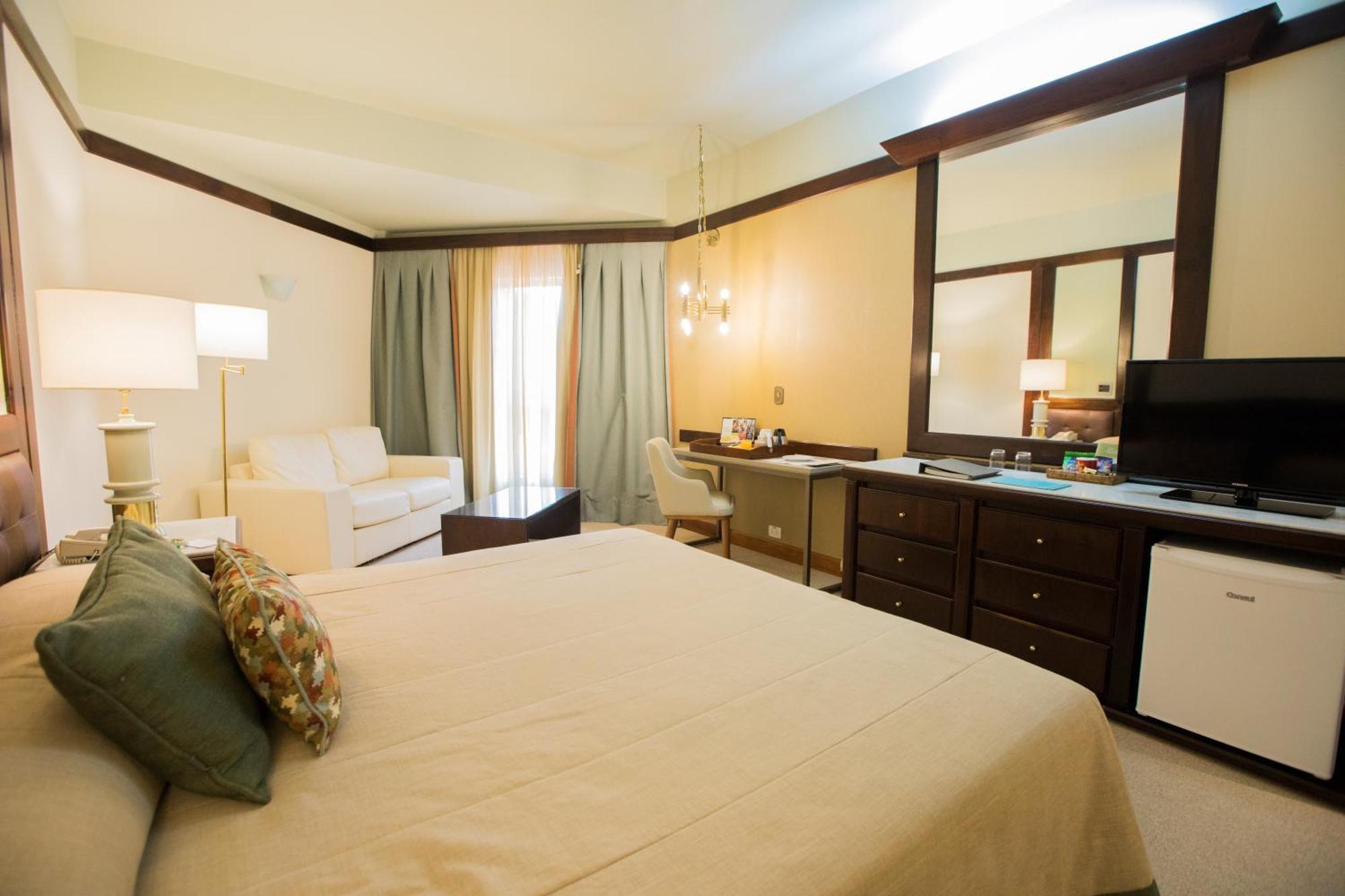 Premium Double Queen Room