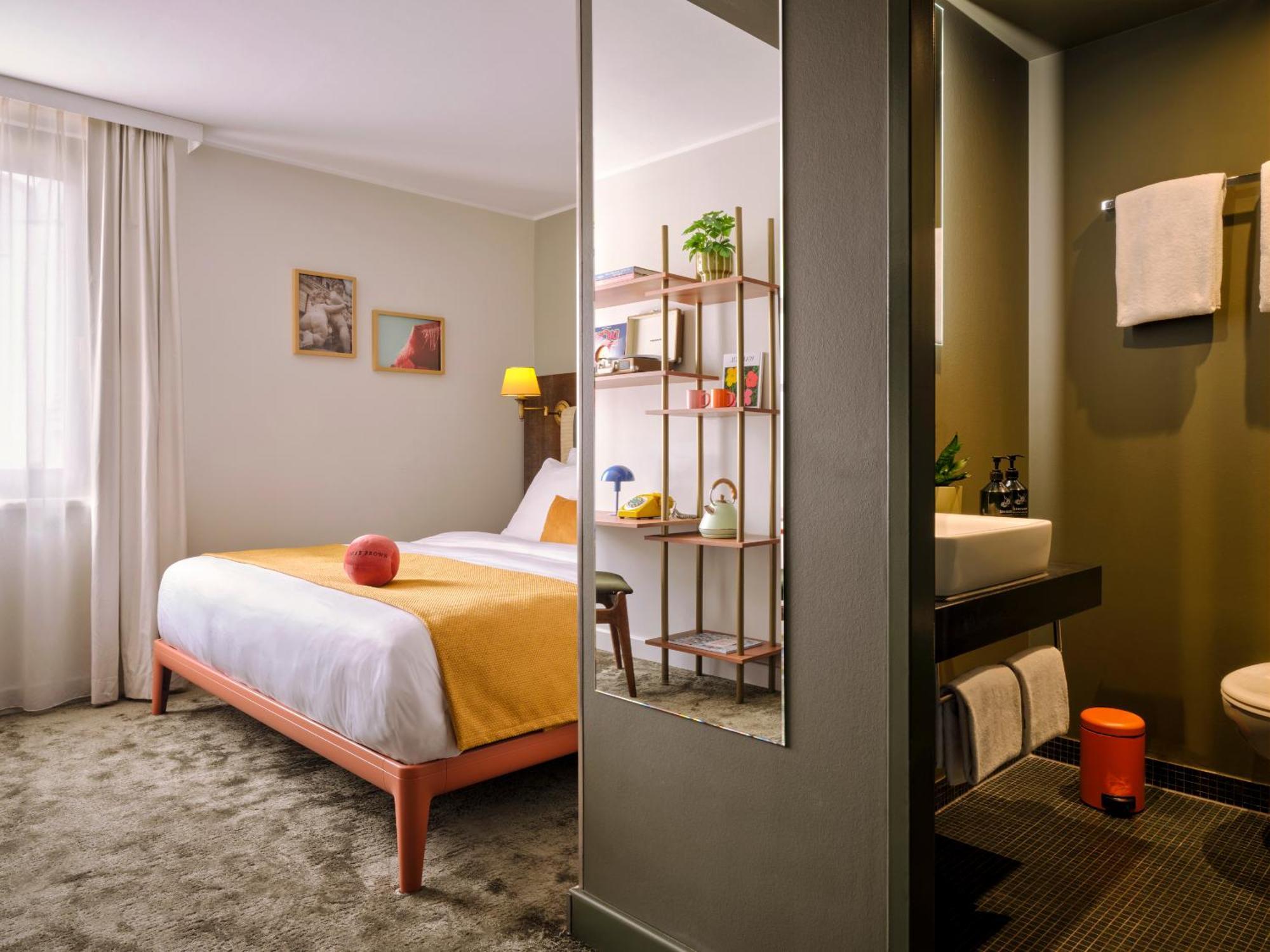 Small Room,1611082742:JPEG