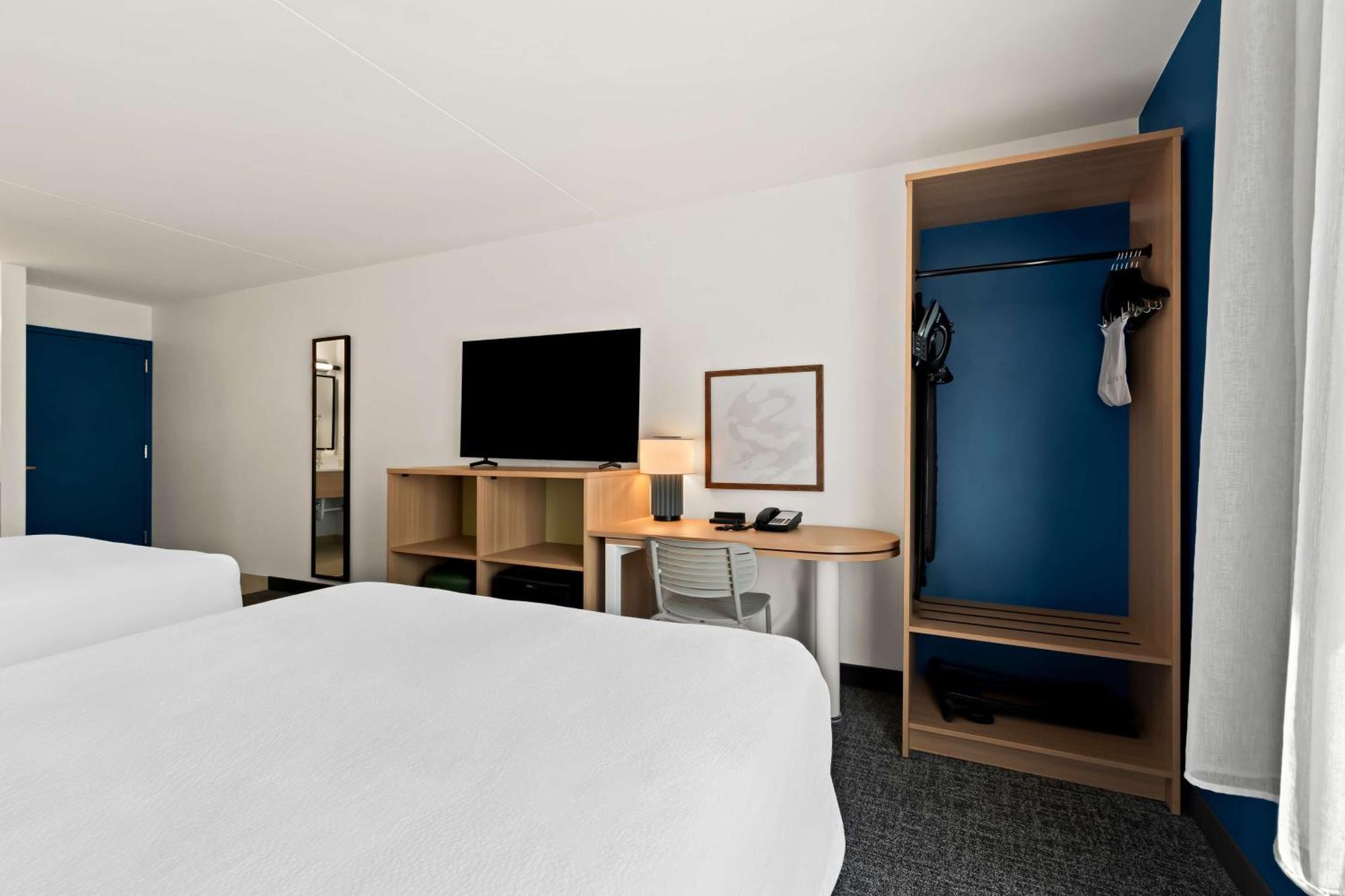 Queen Room Two Queen Beds