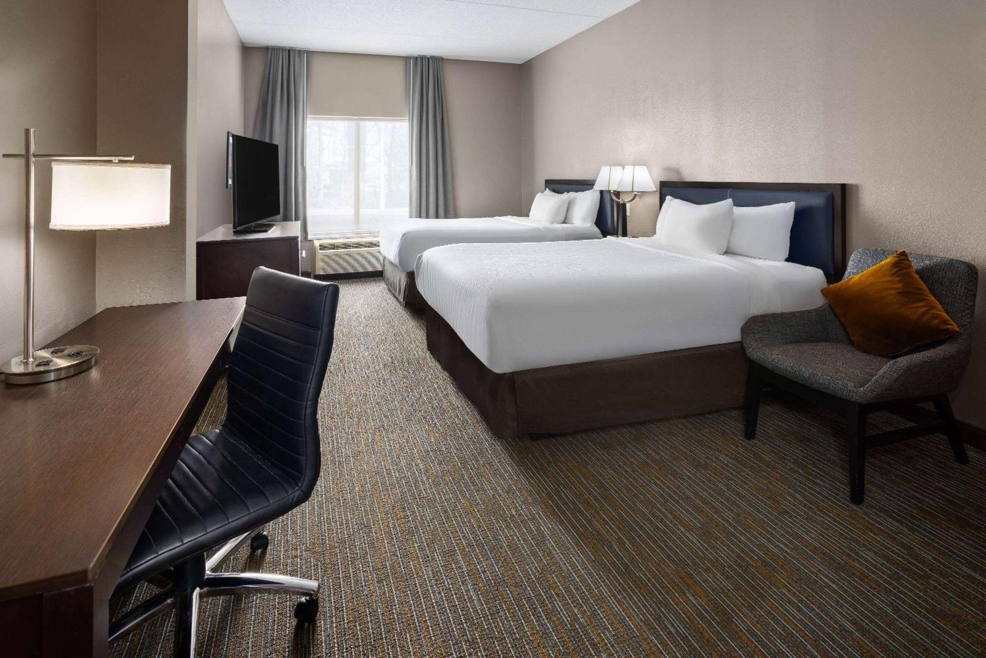Double Room with Two Double Beds - Non-Smoking