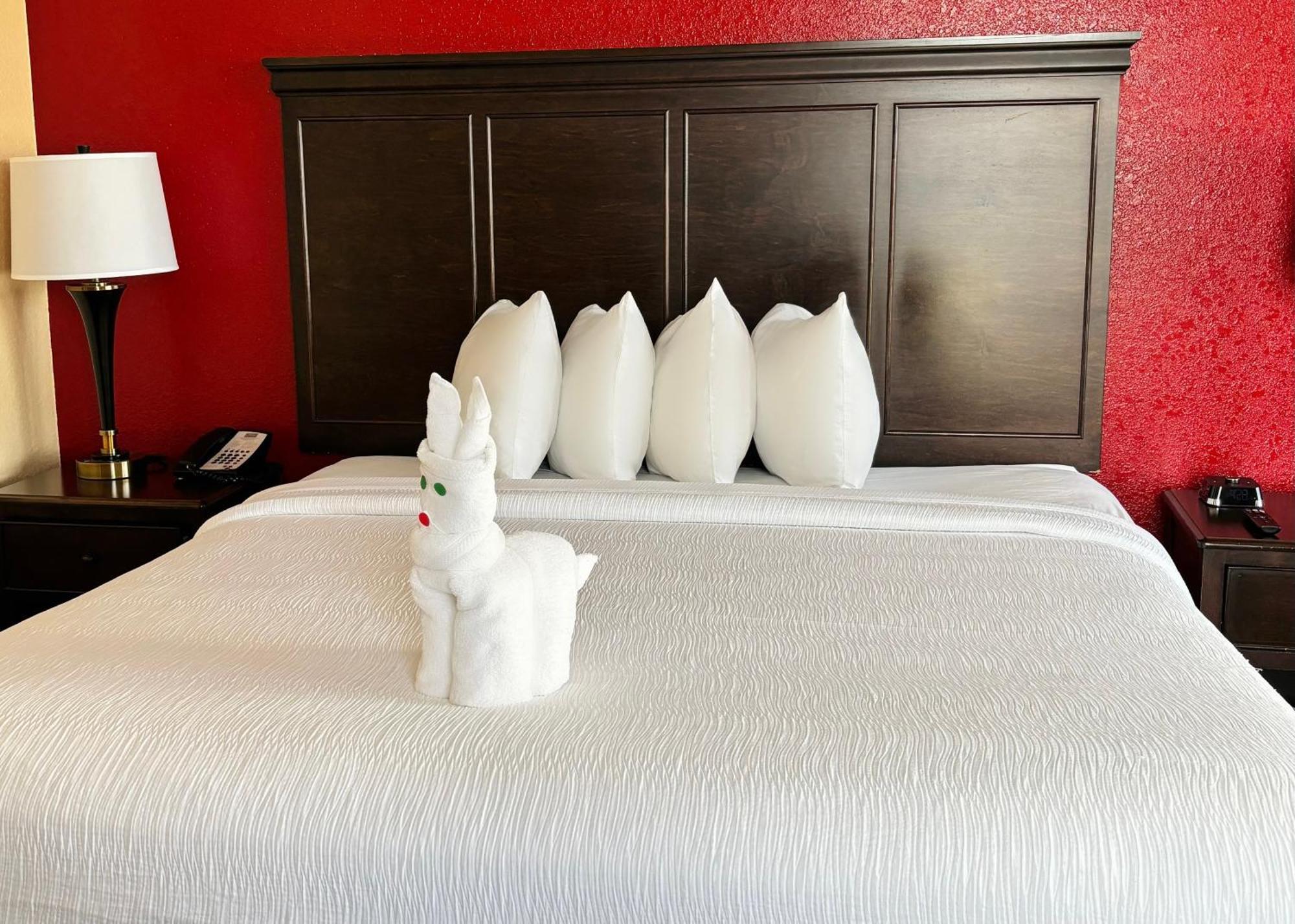 King Room Partial Water View,1612970816:JPEG