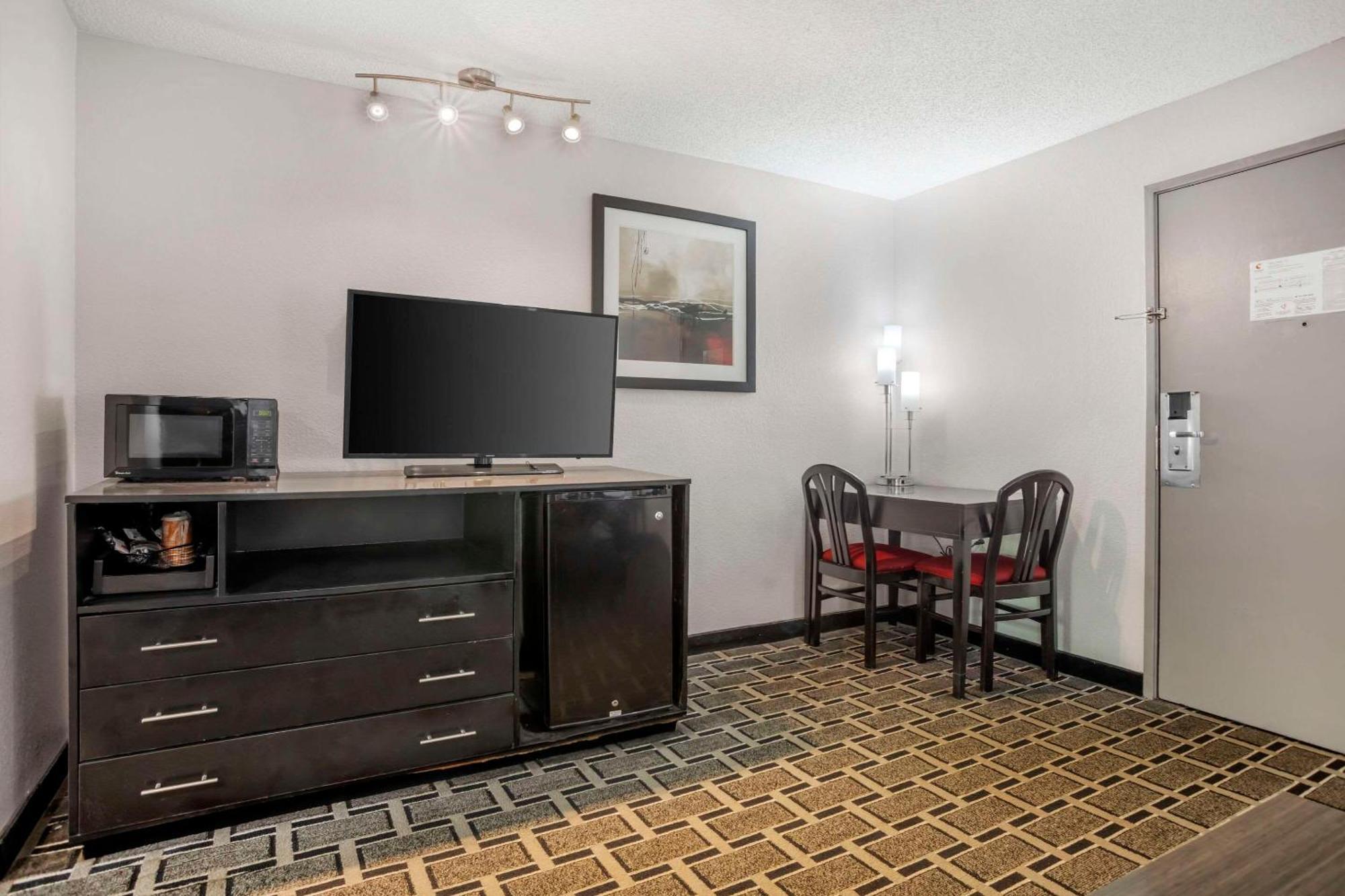 Double Suite Two Double Beds Non-Smoking