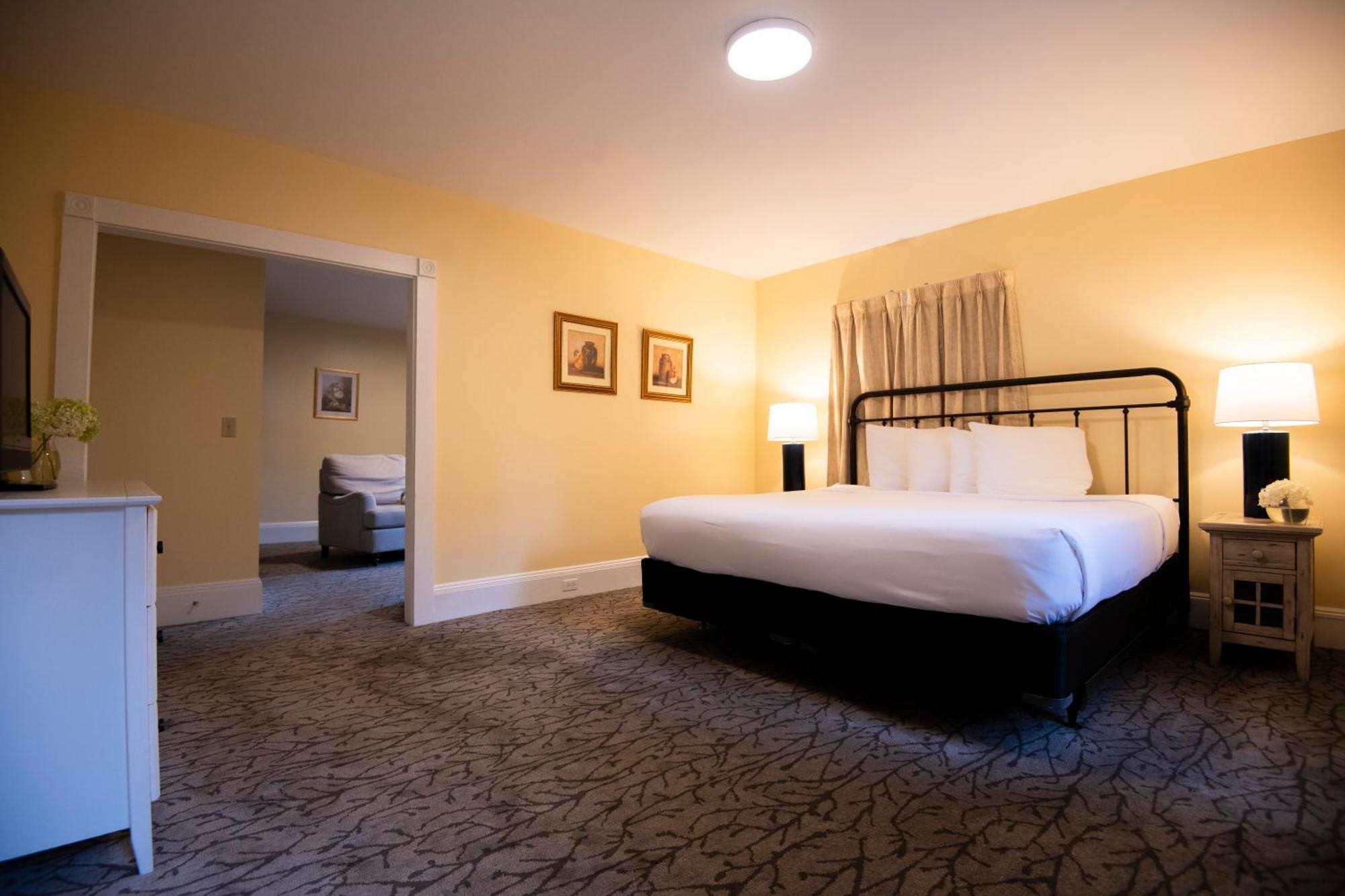 Classic King Suite