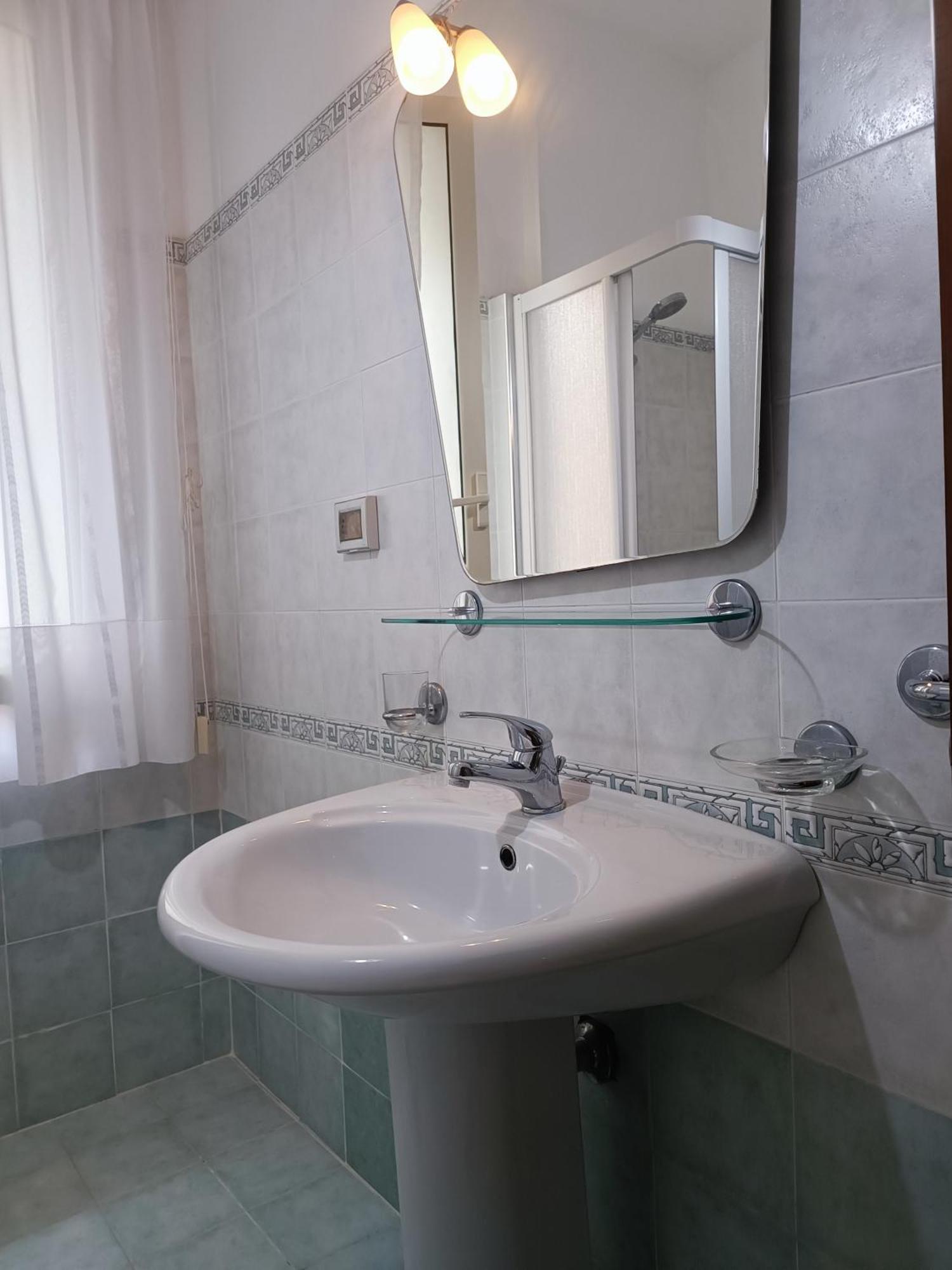 Large Double Room,1611133449:JPEG