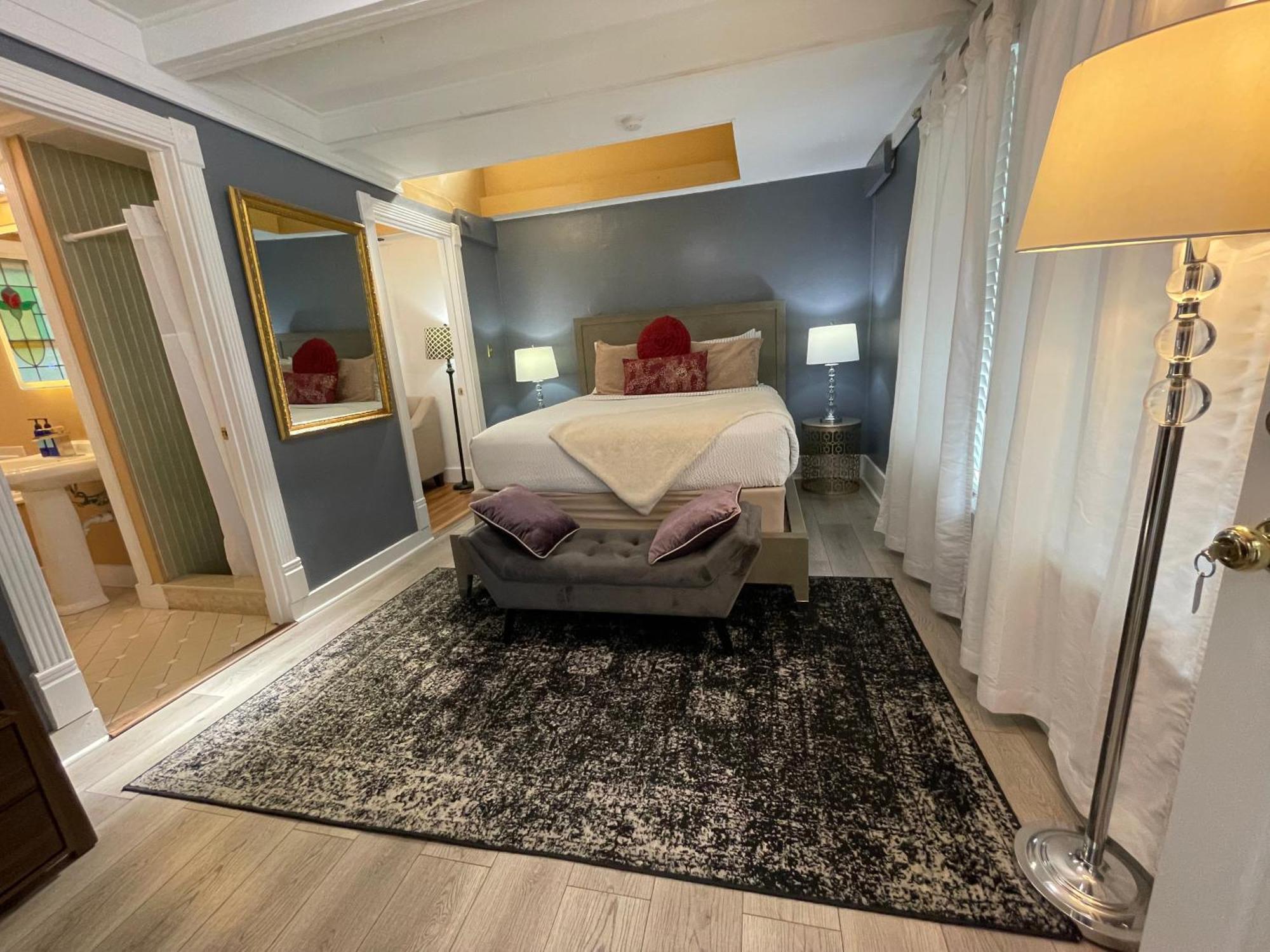 Superior Queen Room