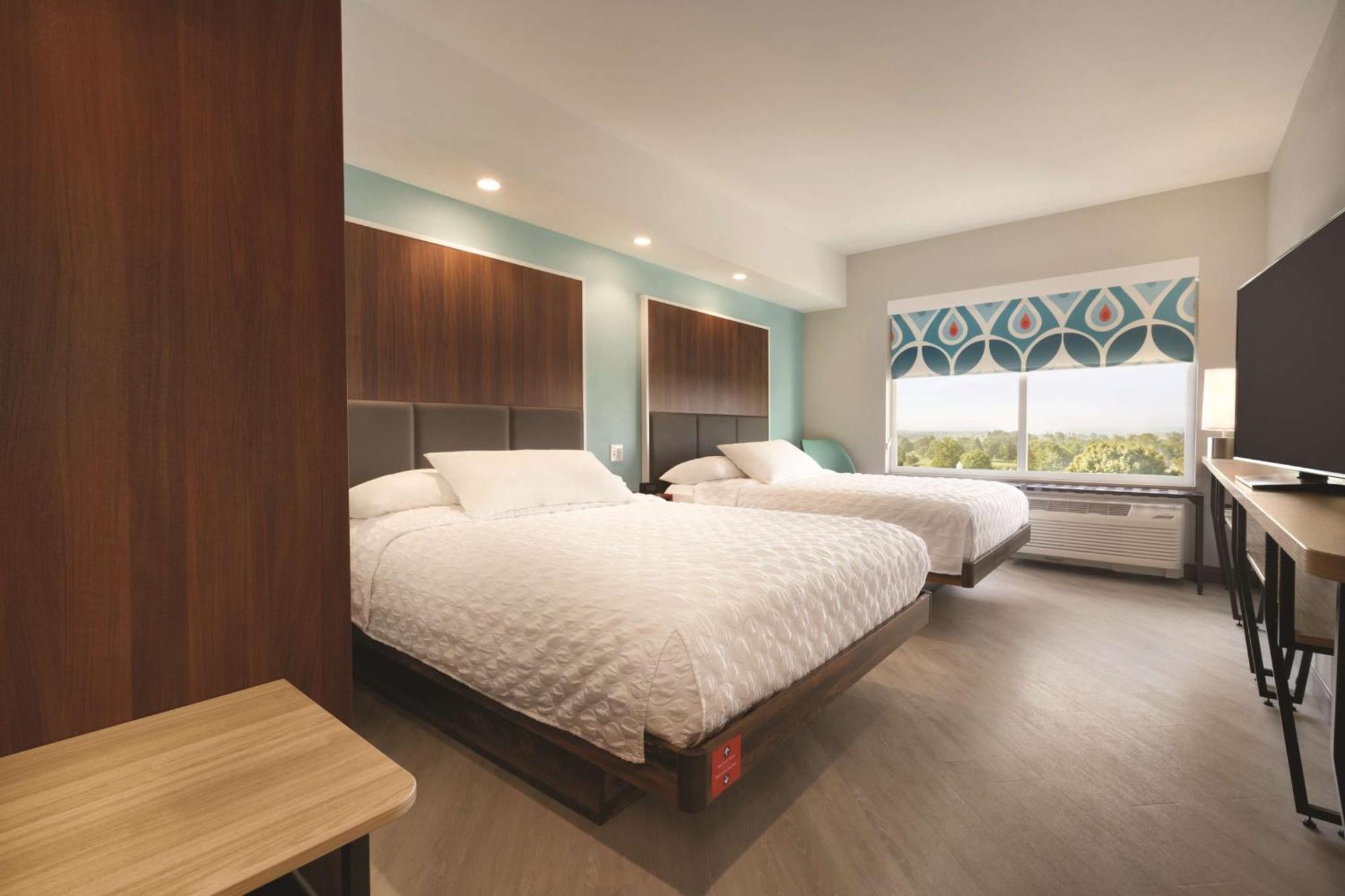 Queen Room Two Queen Beds