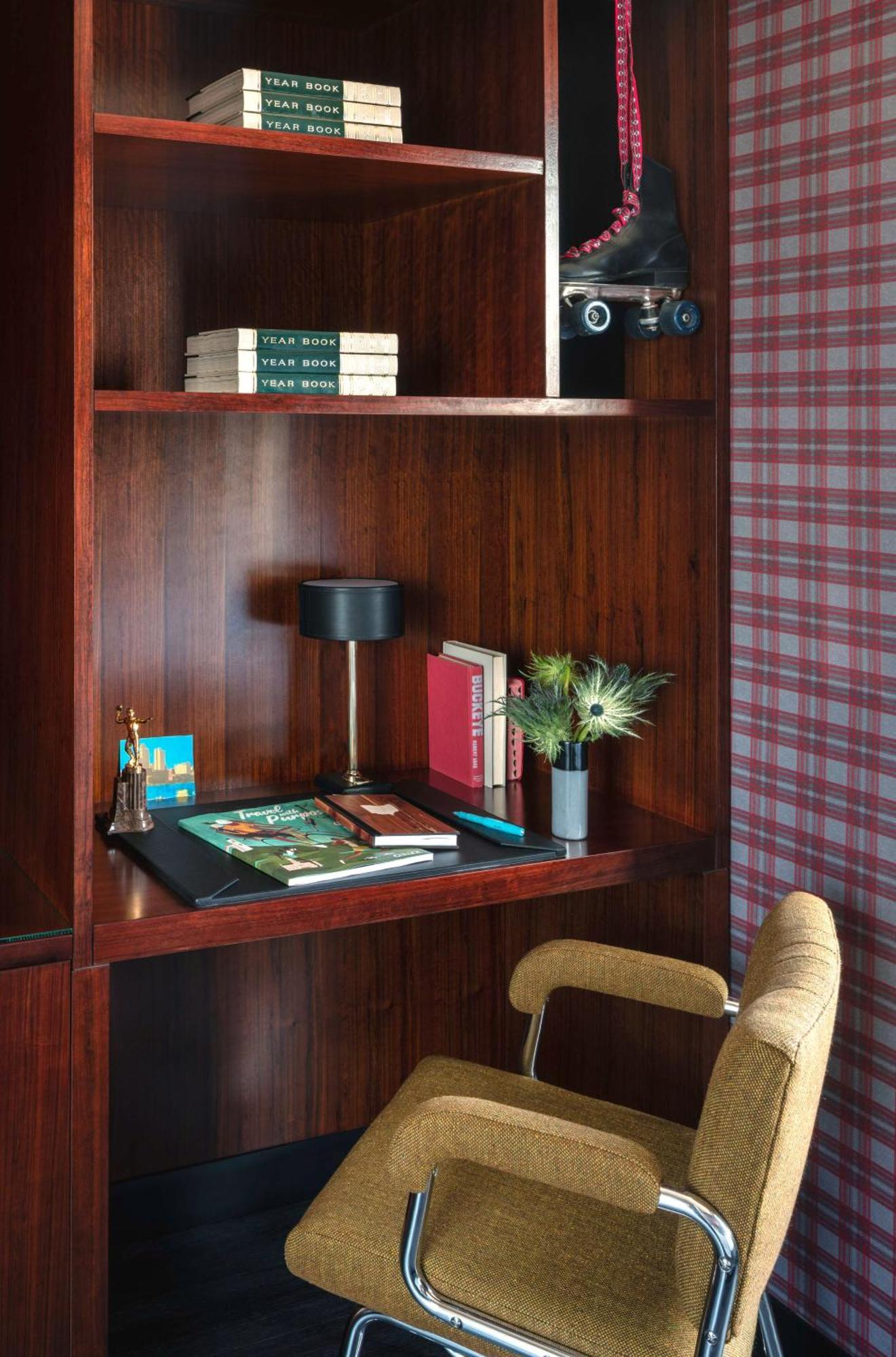 Graduate King Room