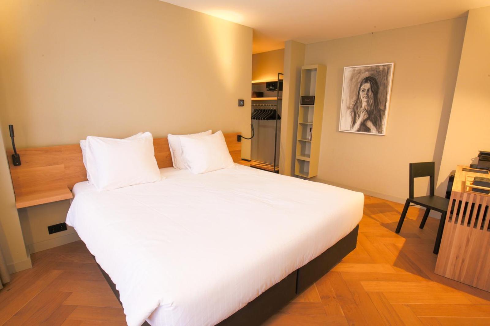 Double Room,1611255058:JPEG