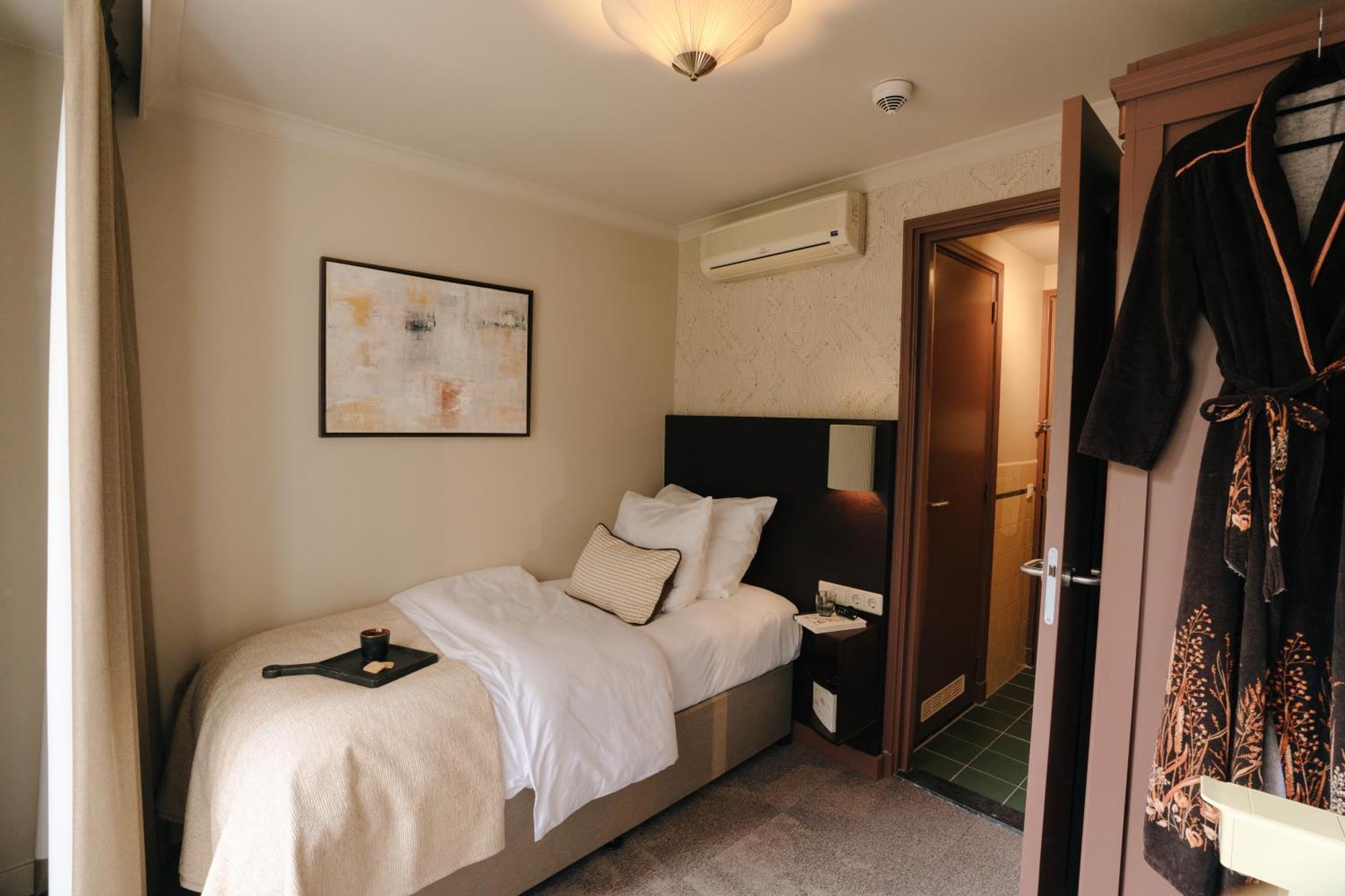 Single Room,1611261464:JPEG