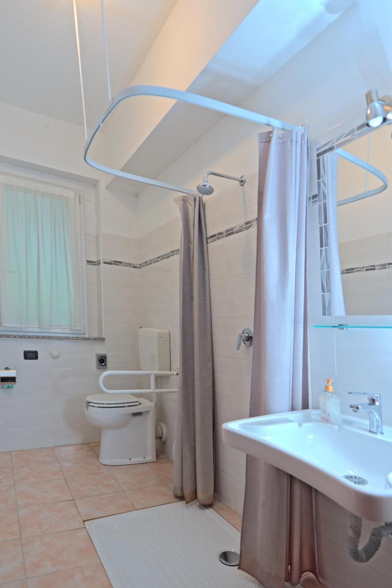 Double or Twin Room Disability Access