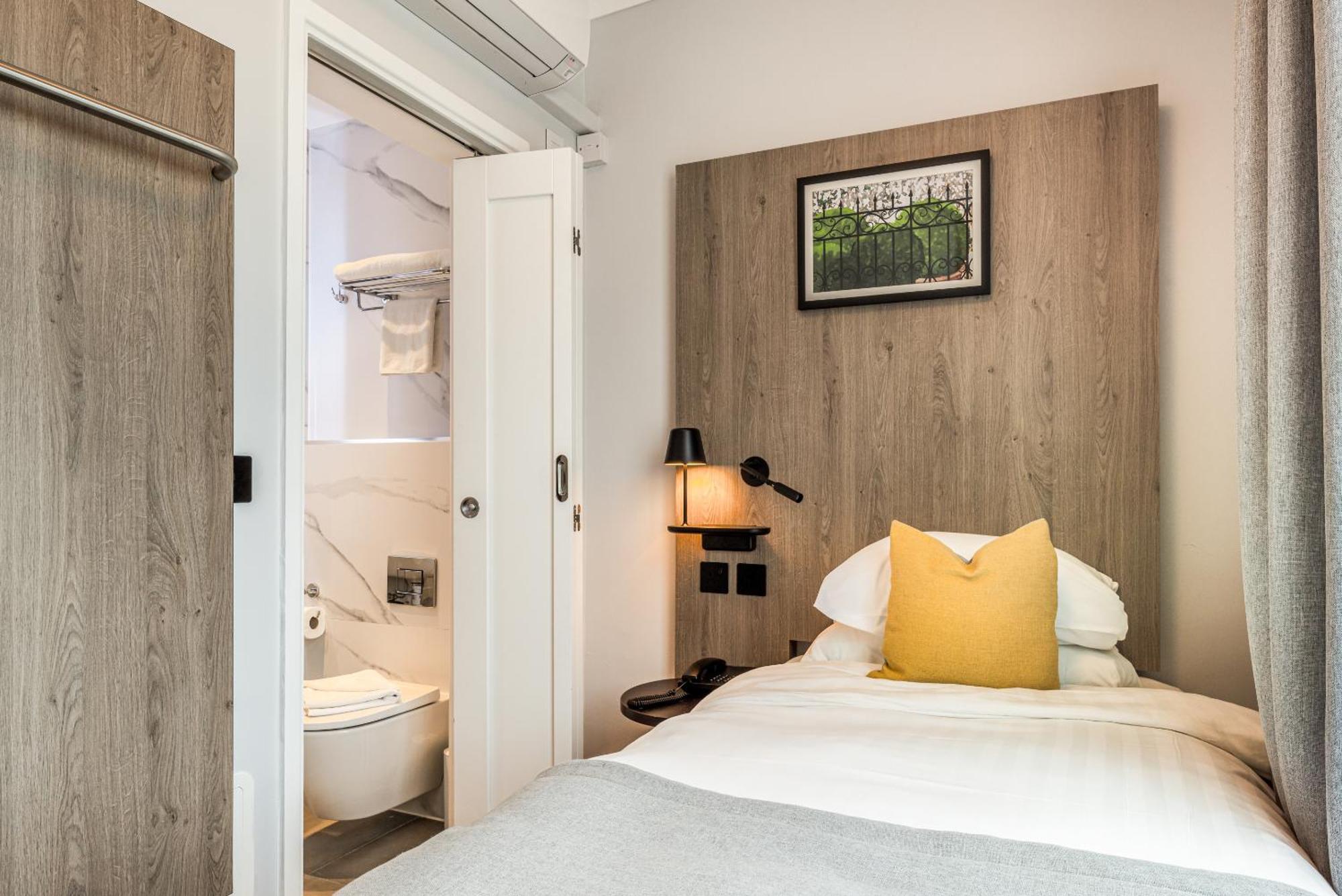 Standard Single Room Shower