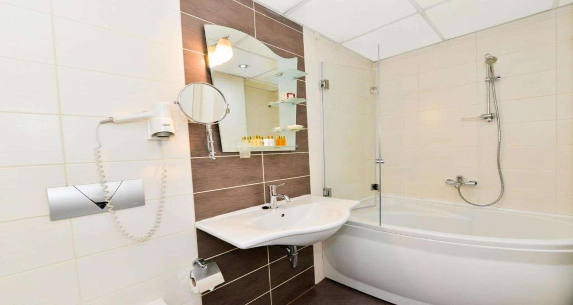 Double Room Double Bed Non-Smoking