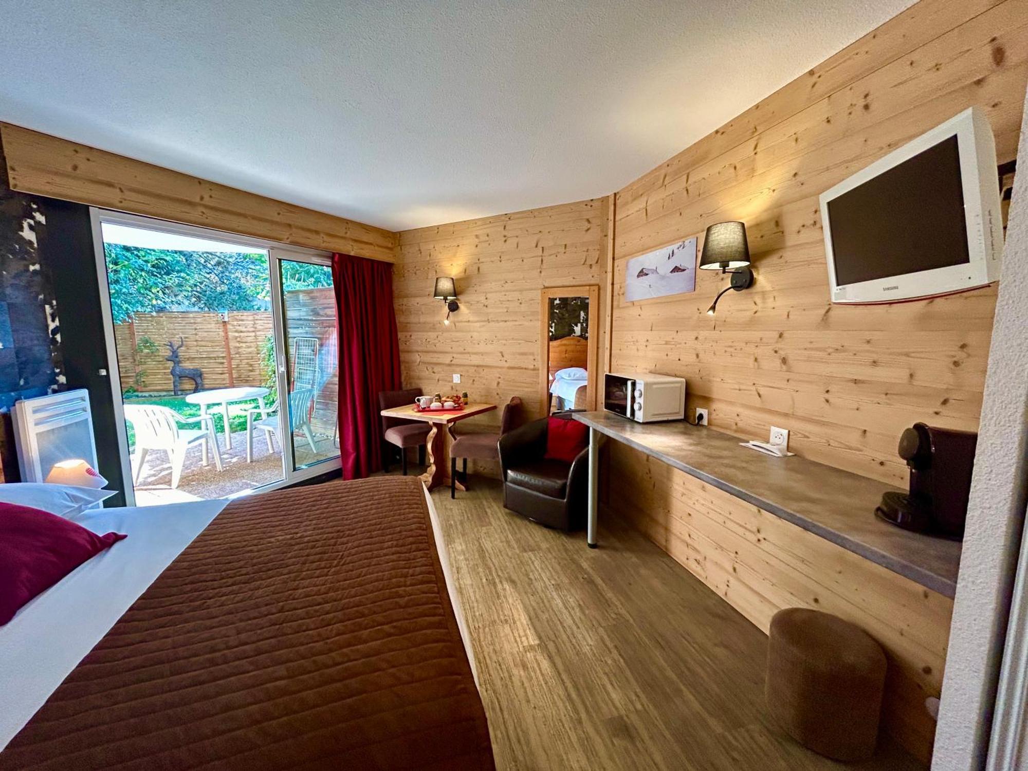 Double Room (2 Adults),1612959702:JPEG