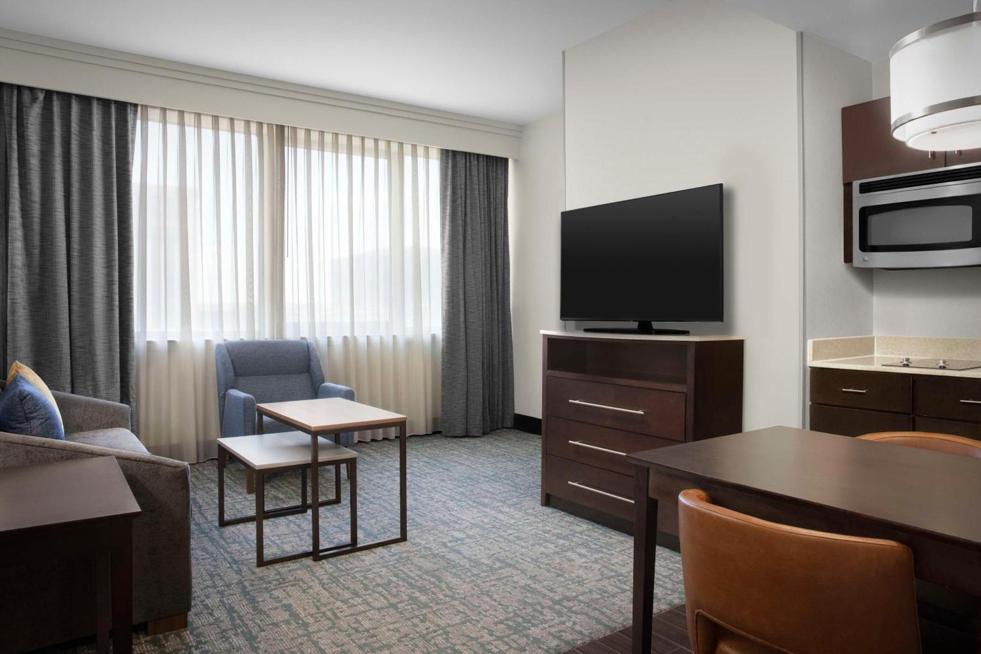 One-Bedroom Queen Suite Two Queen Beds Non-Smoking,1612972154:JPEG