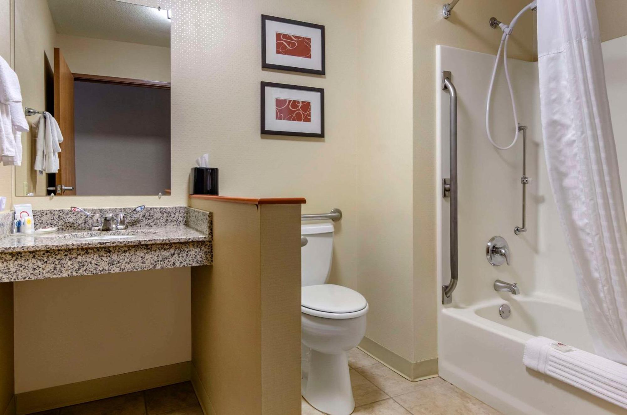 King Room - Accessible/Non-Smoking