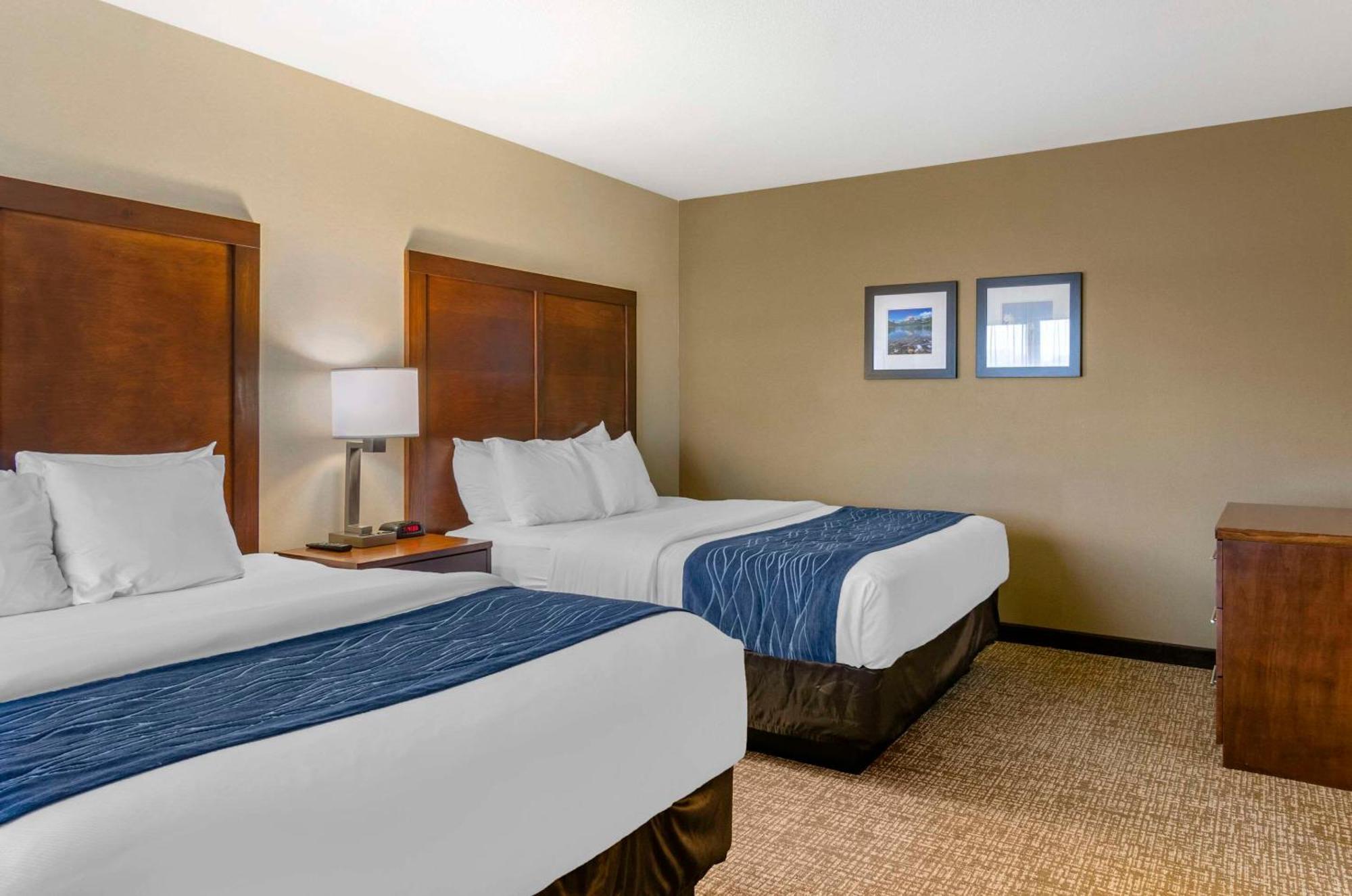 Queen Suite Two Queen Beds Non-Smoking
