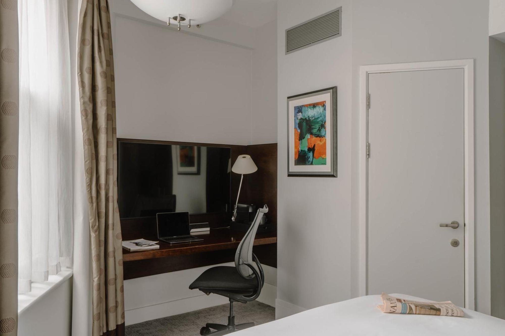 Standard Queen Room