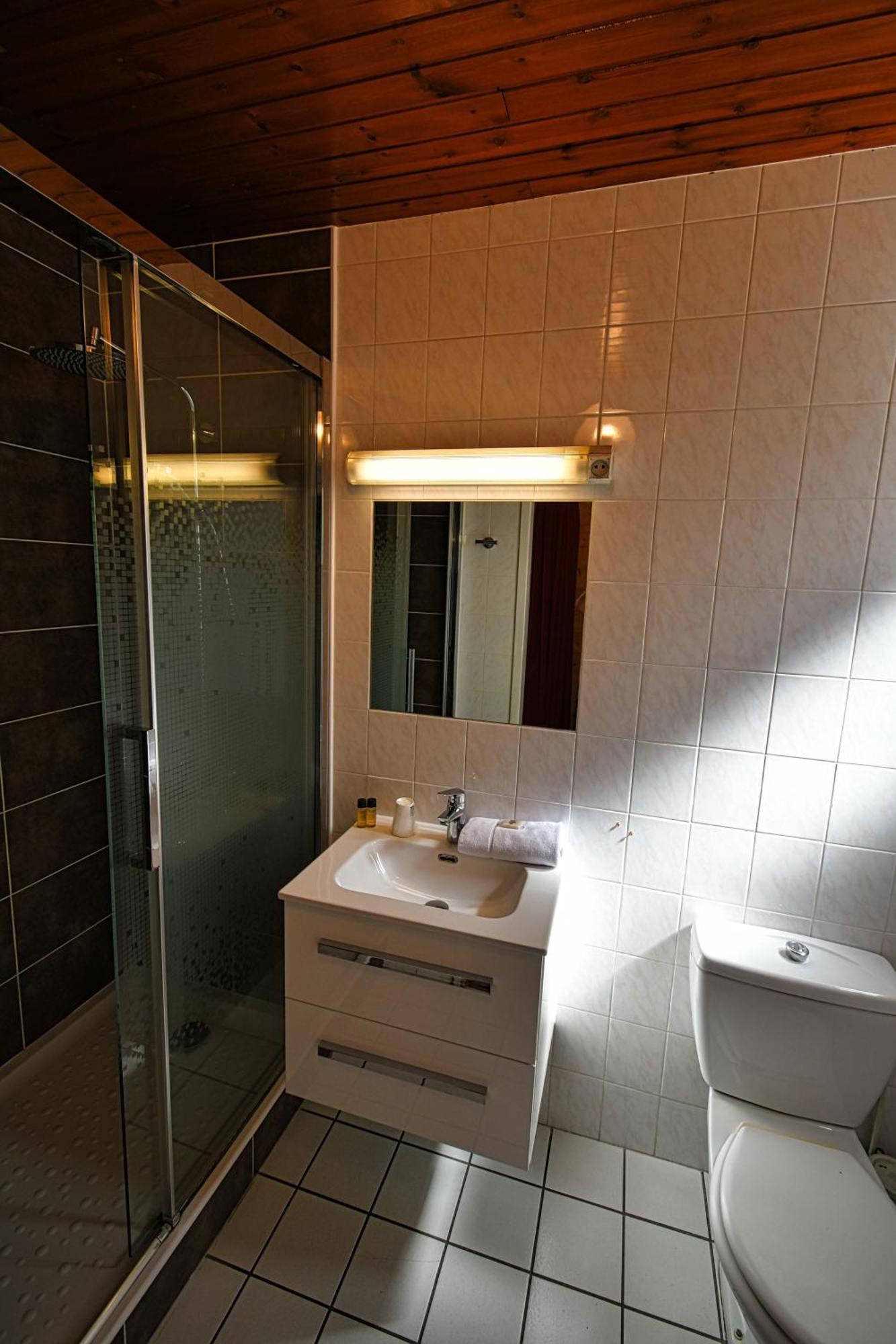 Double Room,1613415654:JPEG