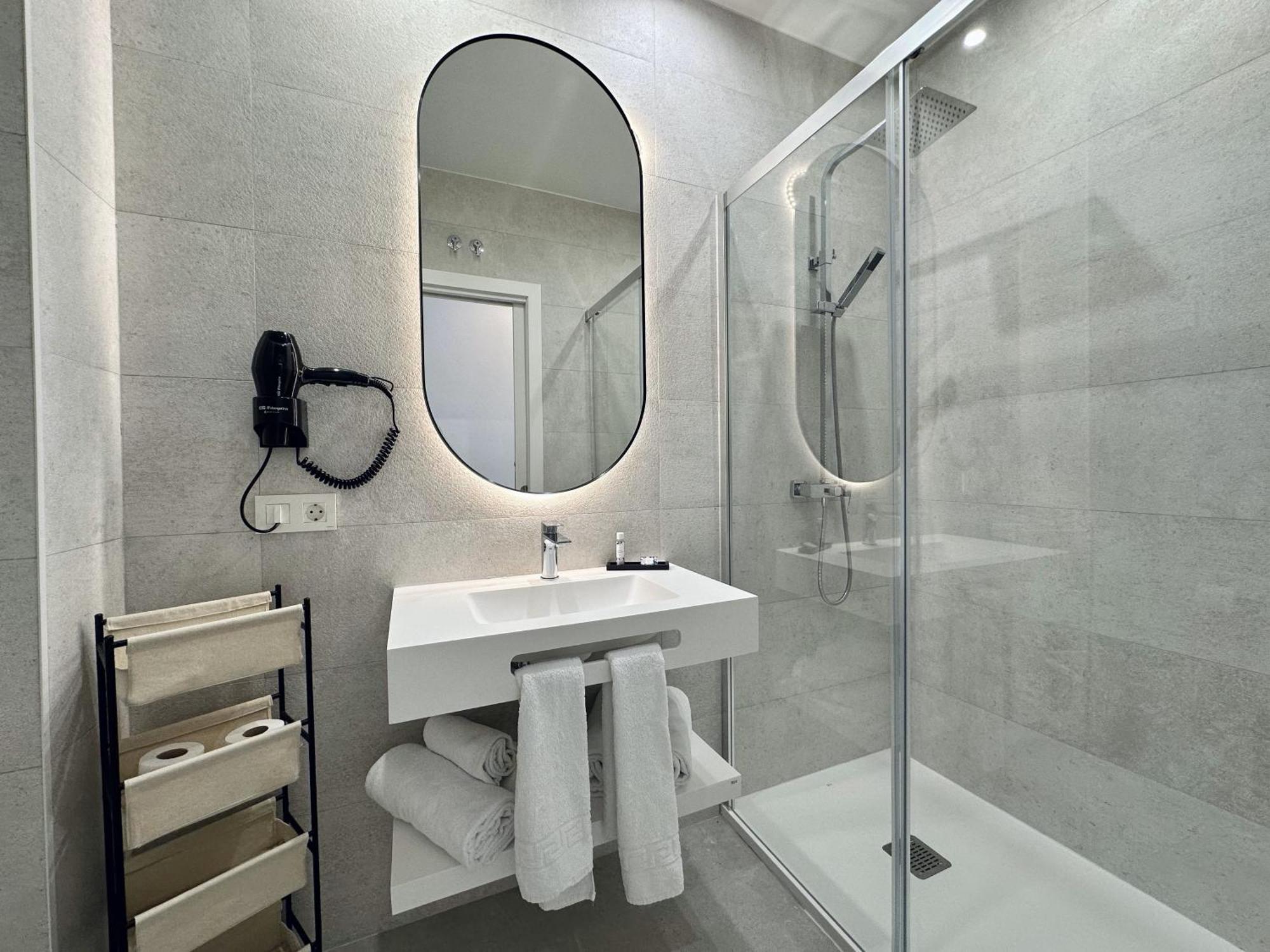One-Bedroom Apartment Terrace,1613420712:JPEG