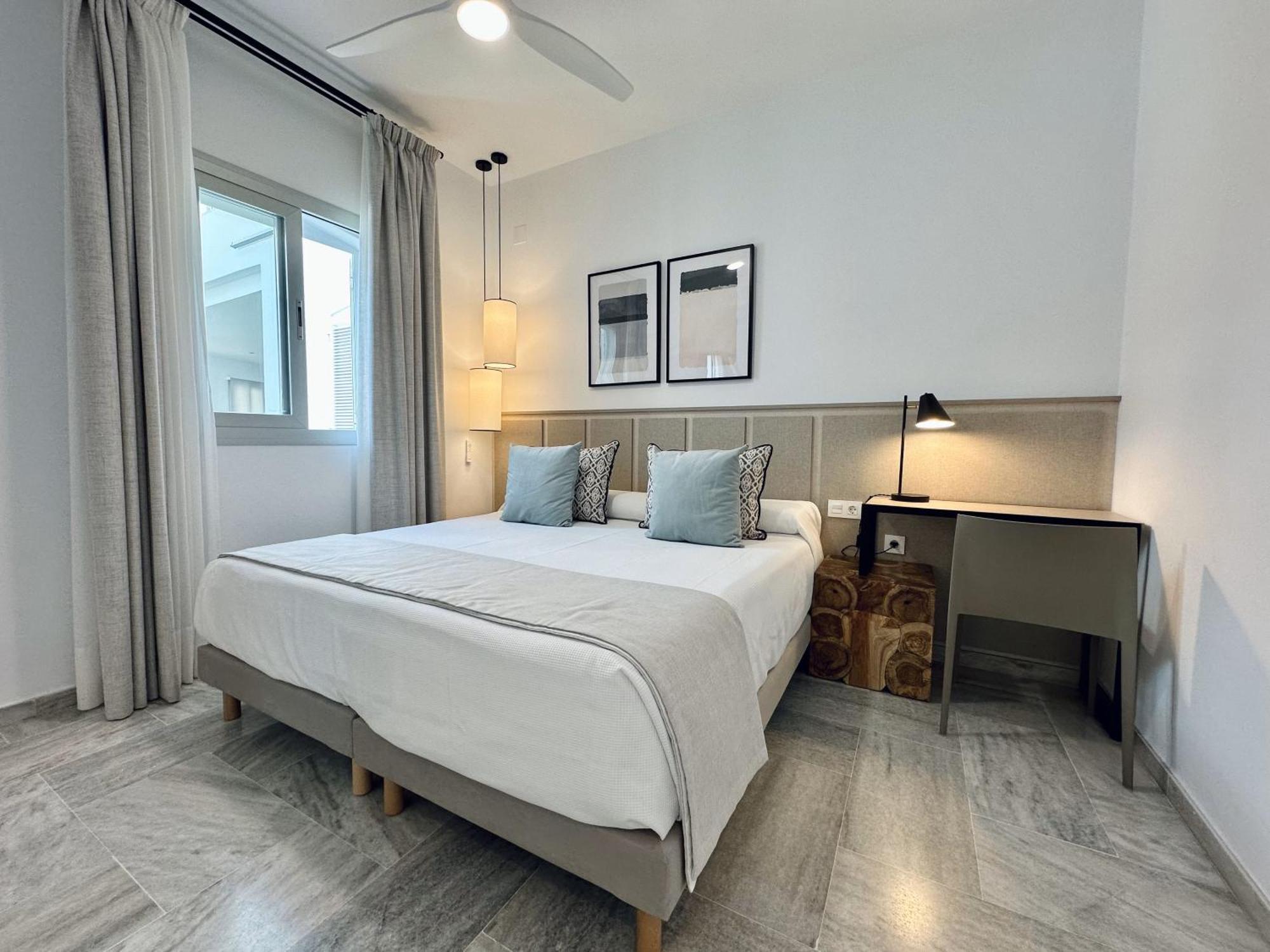 One-Bedroom Apartment Terrace,1613420732:JPEG