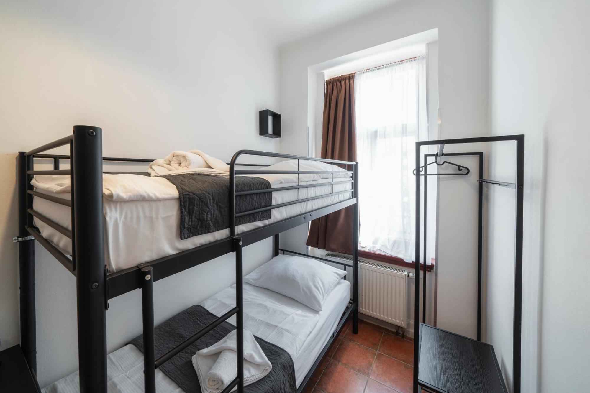 Twin Room with Shared Bathroom,1613429144:JPEG