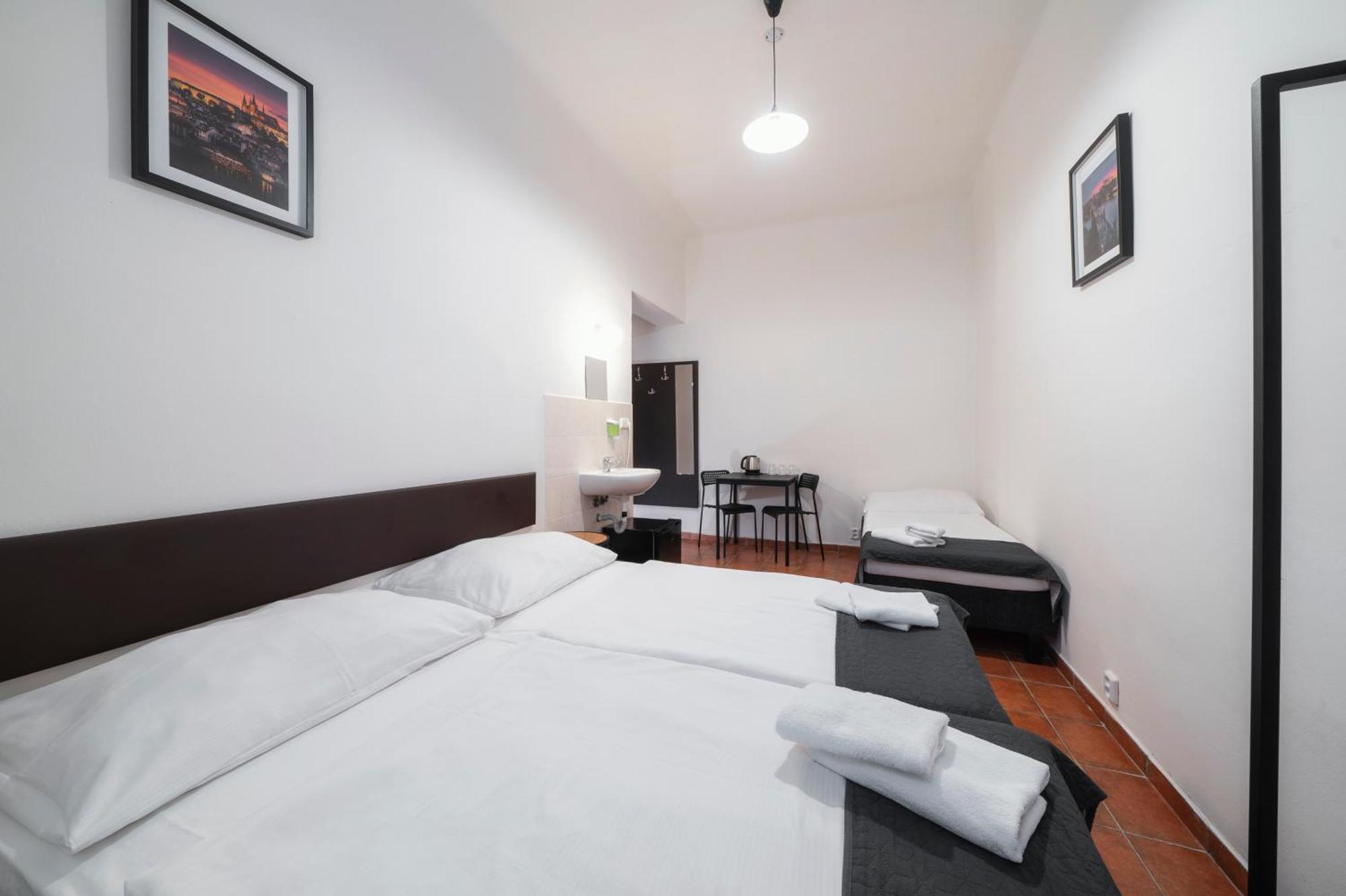 Triple Room with Shared Bathroom,1613429148:JPEG