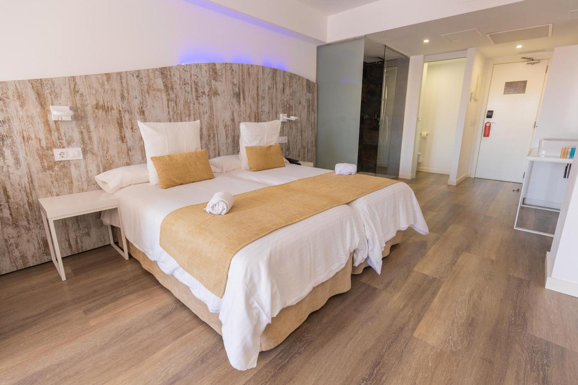 Junior Suite,1613432904:JPEG