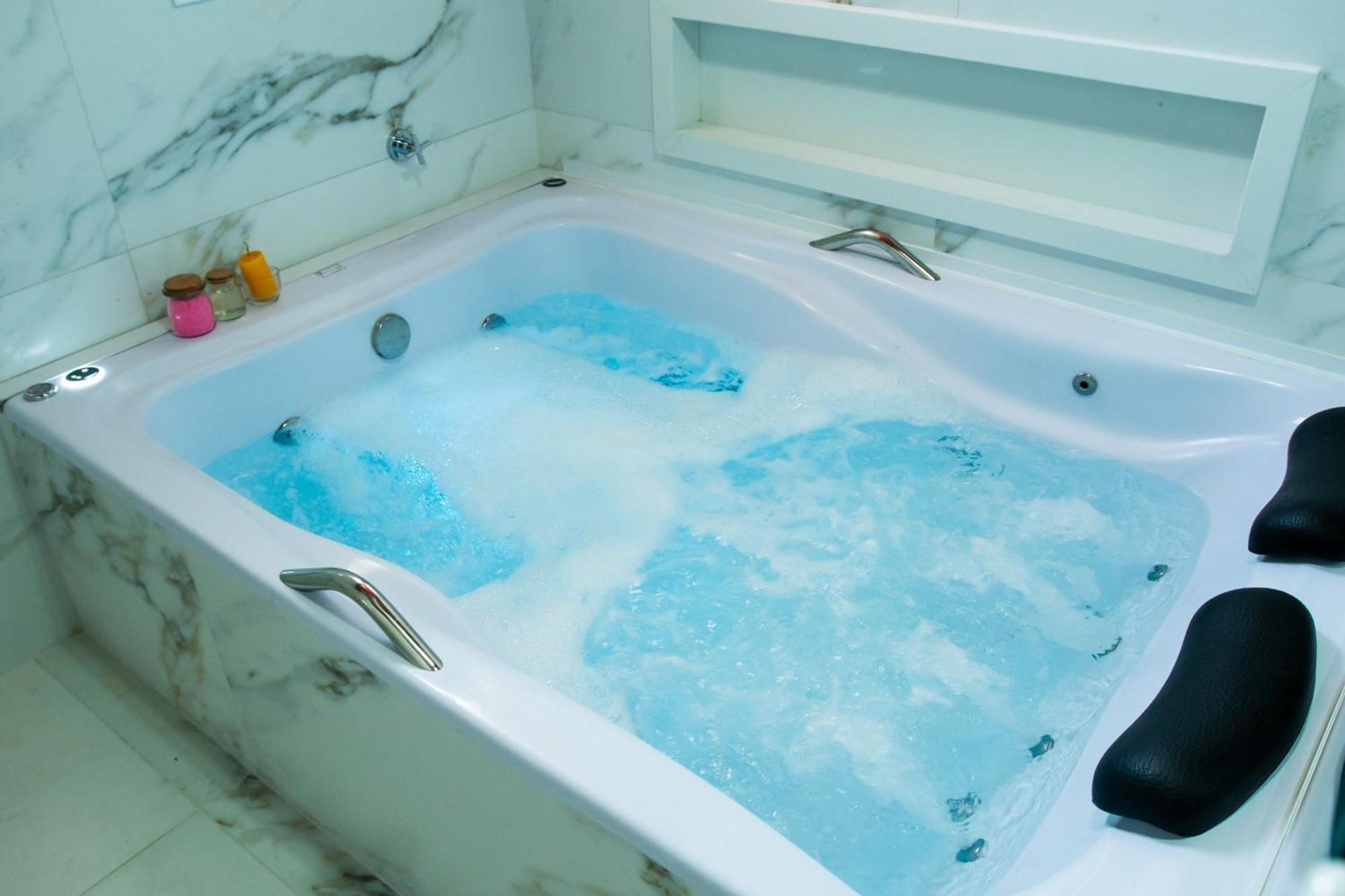 Queen Room Spa Bath