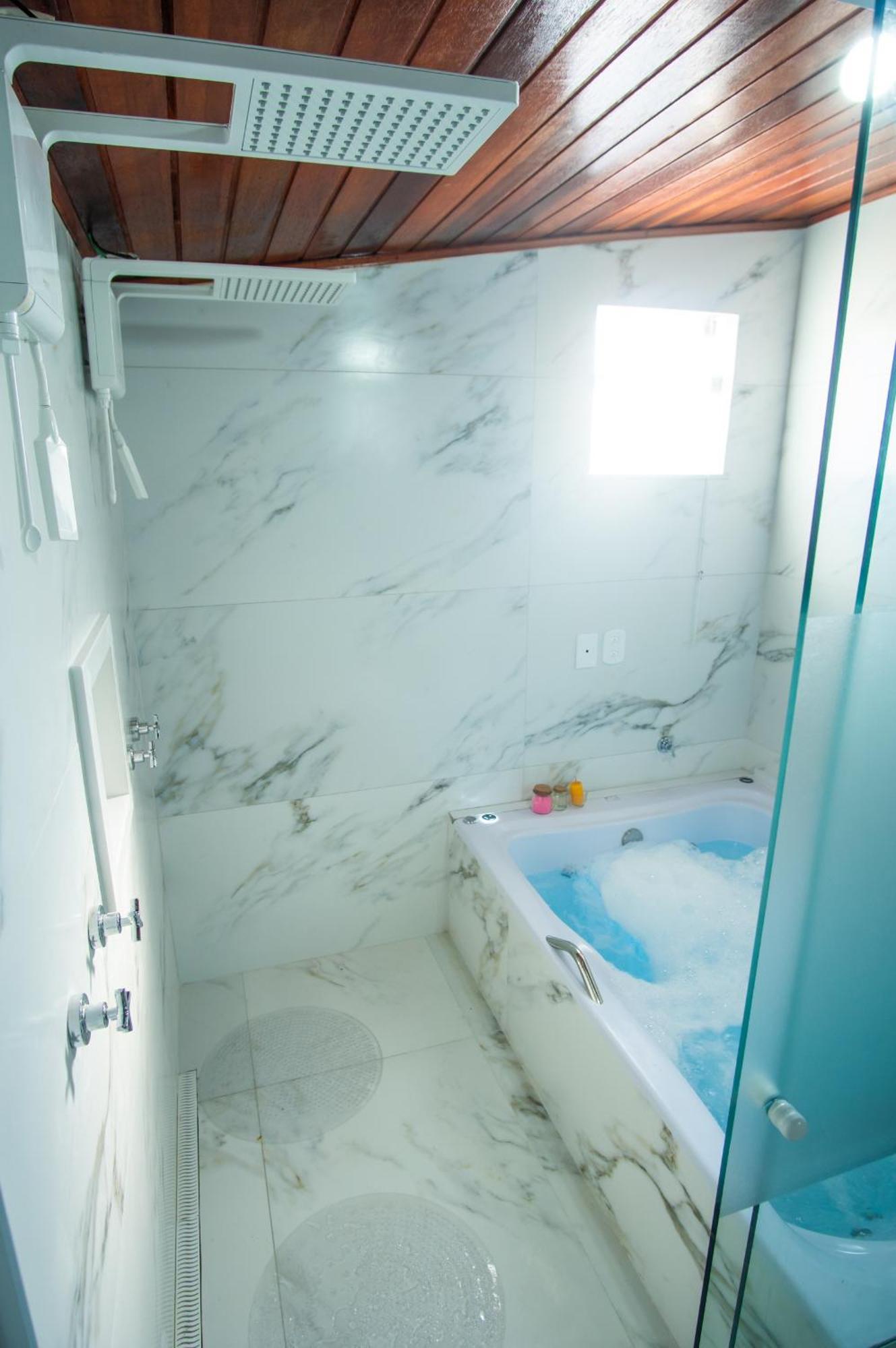 Queen Room Spa Bath