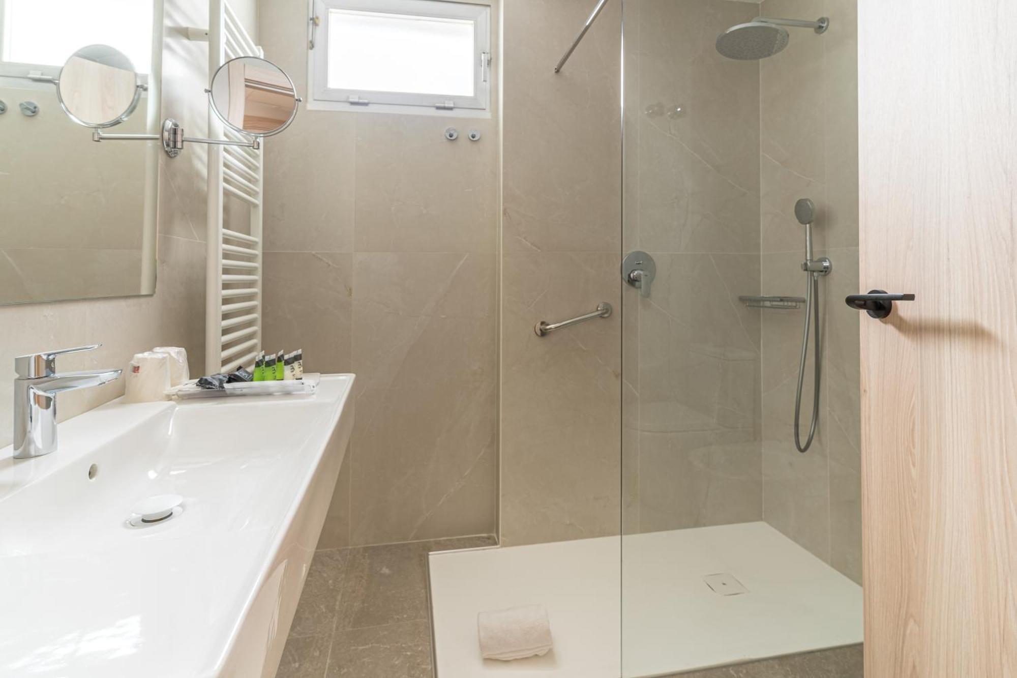 Interior twin room