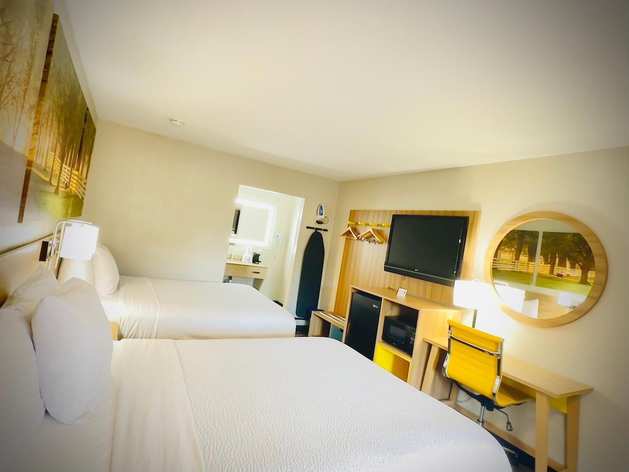 Queen Room Two Queen Beds Non-Smoking