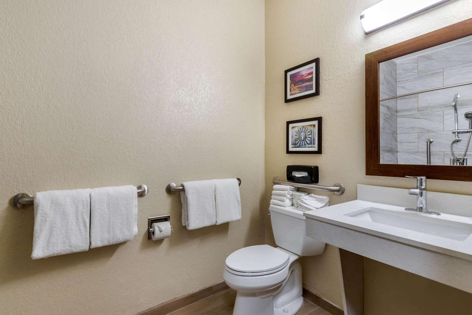 Queen Suite Two Queen Beds Accessible or Non-Smoking