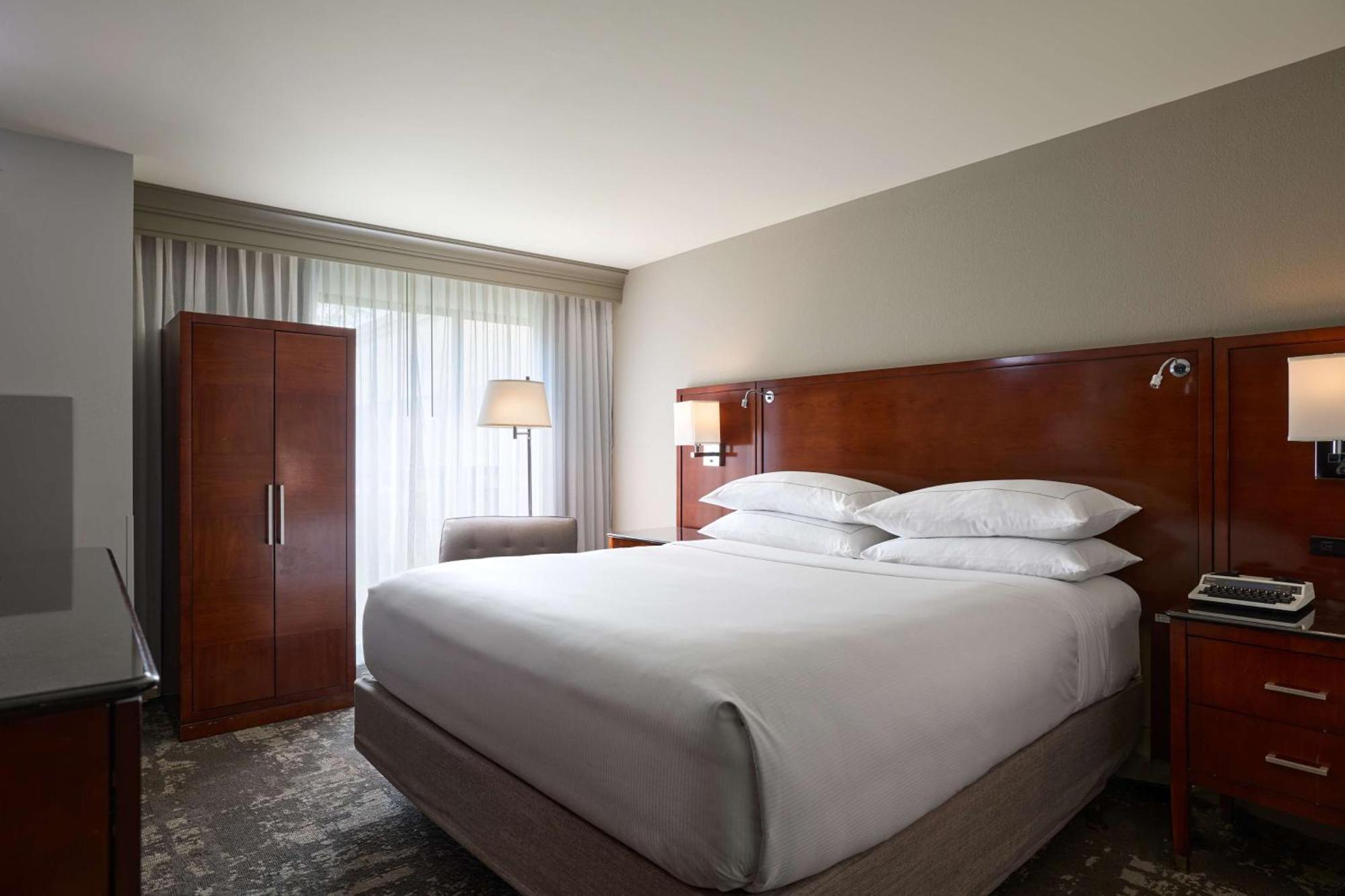 King Room with Roll-In Shower - Disability Access