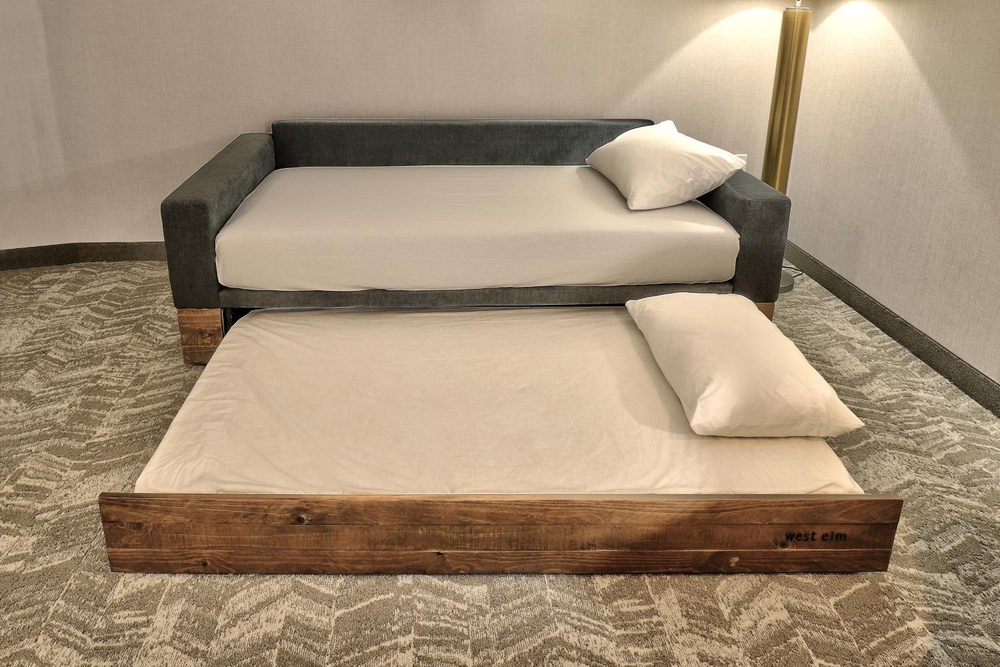 Suite 2 Queen Sofa bed City view,1613724606:JPEG