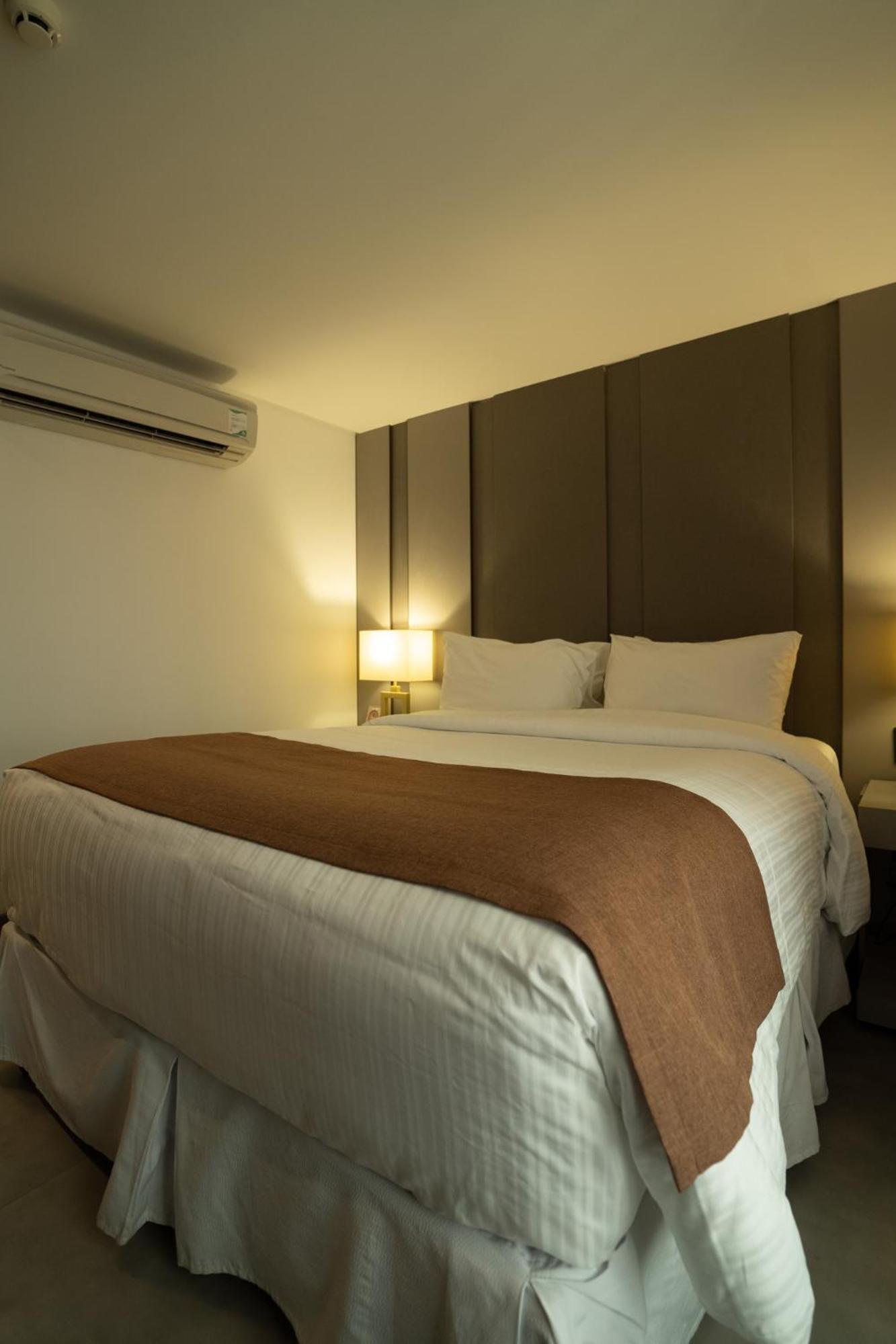 Deluxe Double Room Side Sea View