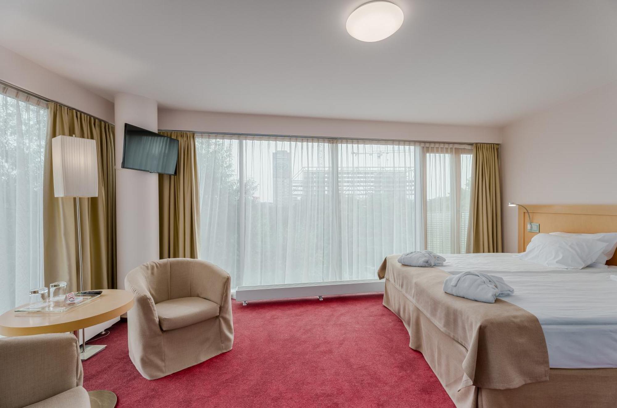Deluxe Double Room Gym Access