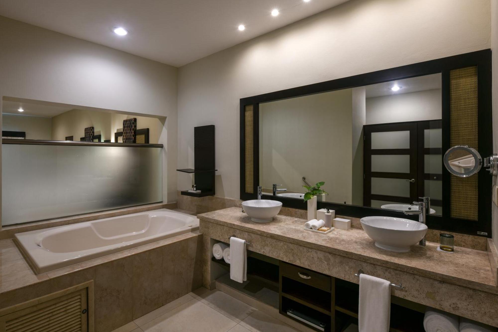 Royal Retreat Haven Suite,1772888044:JPEG