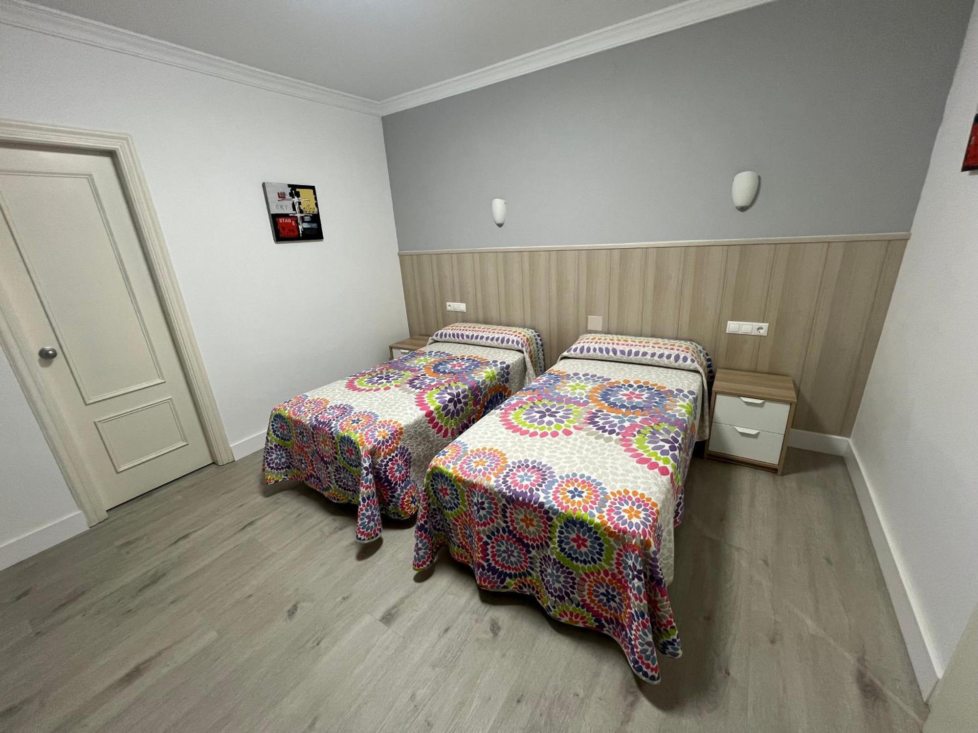 Twin Room,1614778978:JPEG