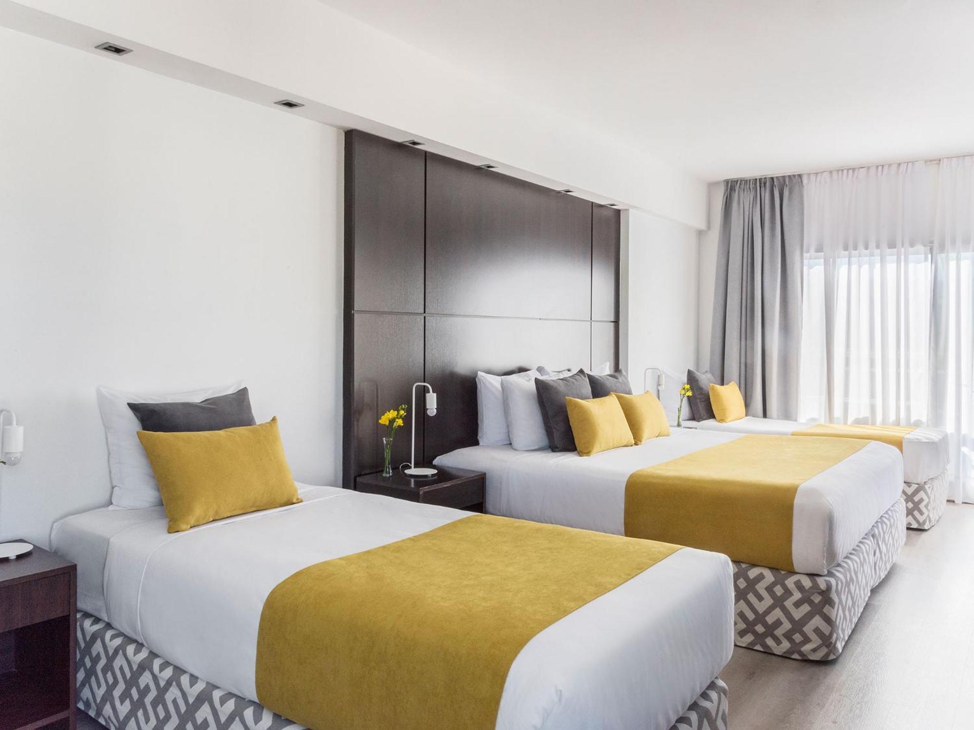 Quintuple Room