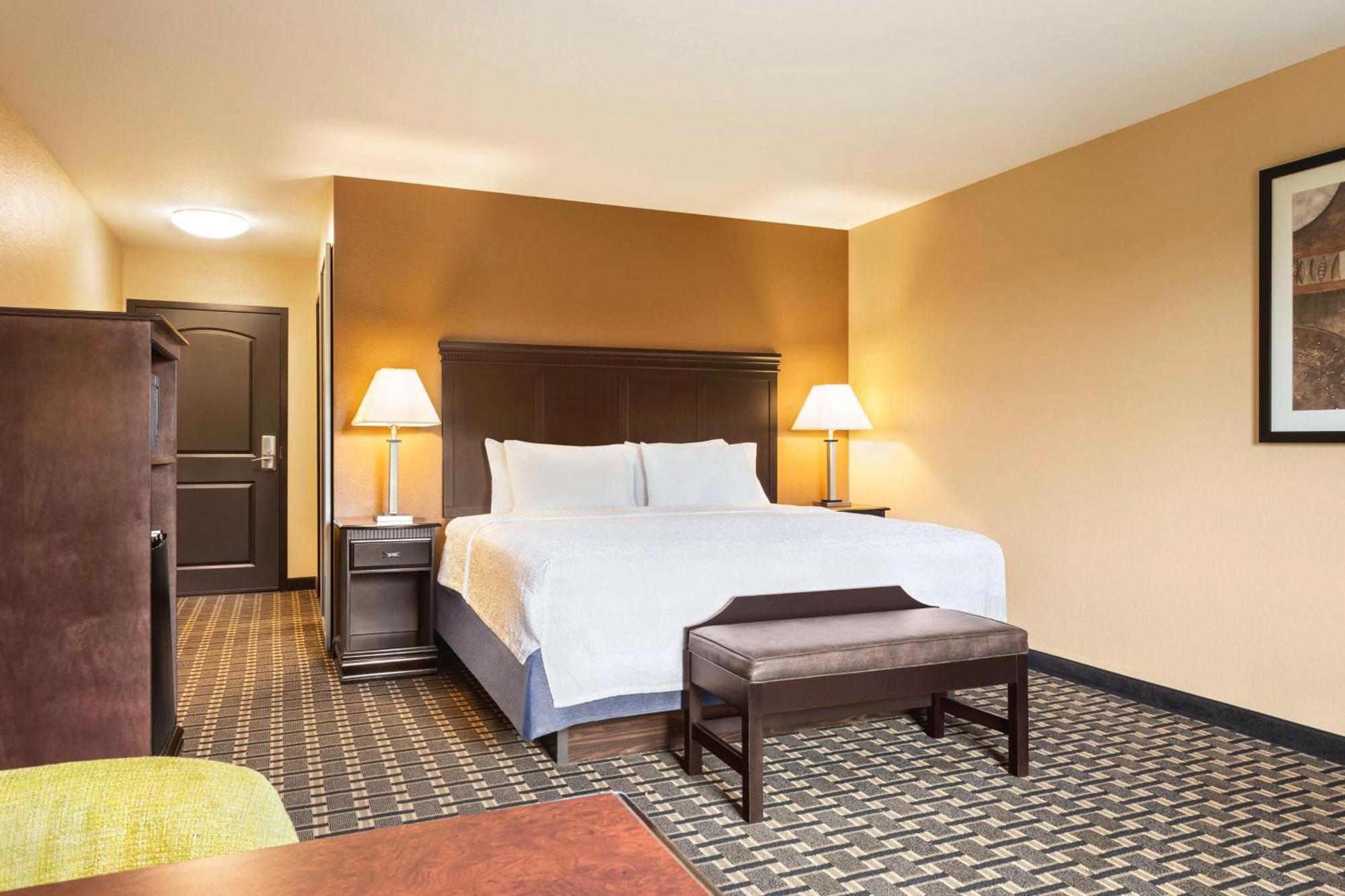 King Room Shower Non-Smoking