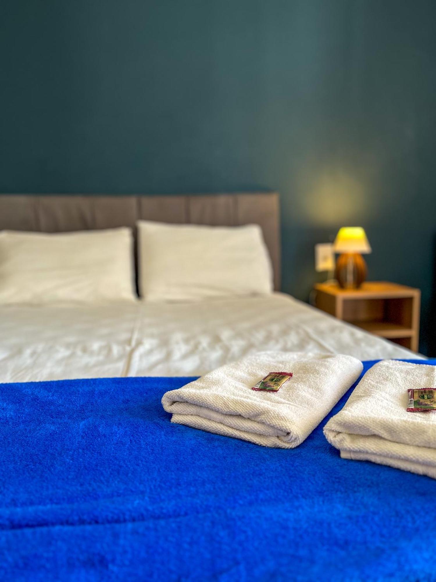 Double Room Air Conditioner