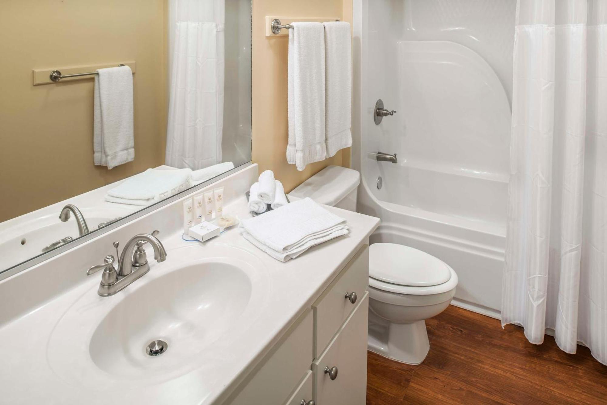 Two-Bedroom King or Queen or King or Two Twin Suite Accessible,1770471710:JPEG