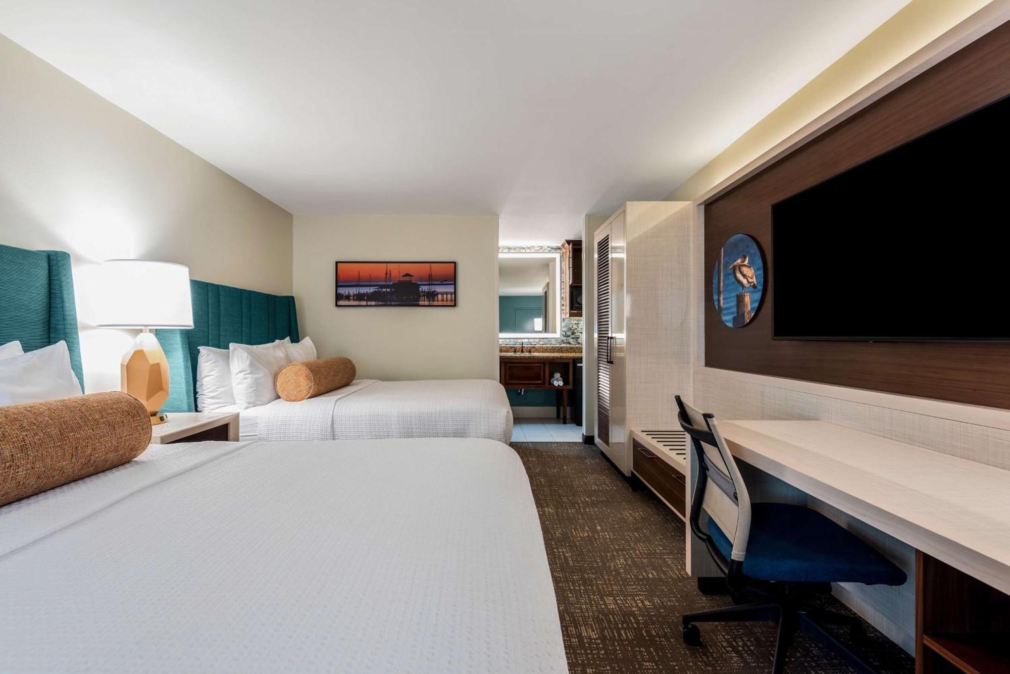 Queen Room Two Queen Beds Non-Smoking