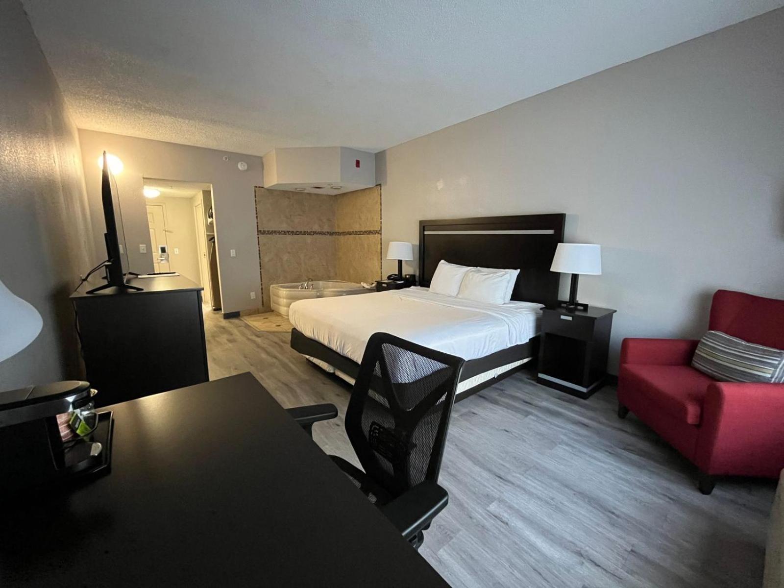 King Suite Whirlpool Non-Smoking