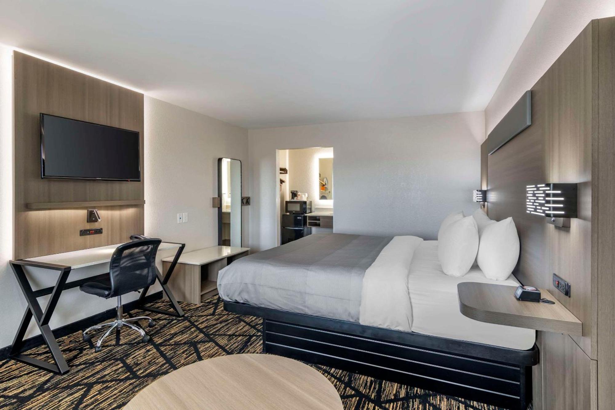 Standard King Room